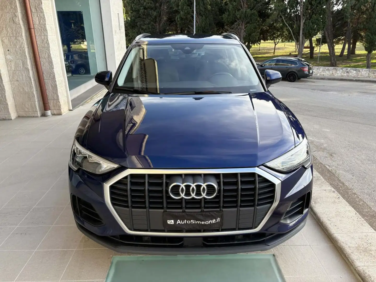 Audi Q3 35 2.0 TDI S tronic Business COCKPIT Bleu - 2