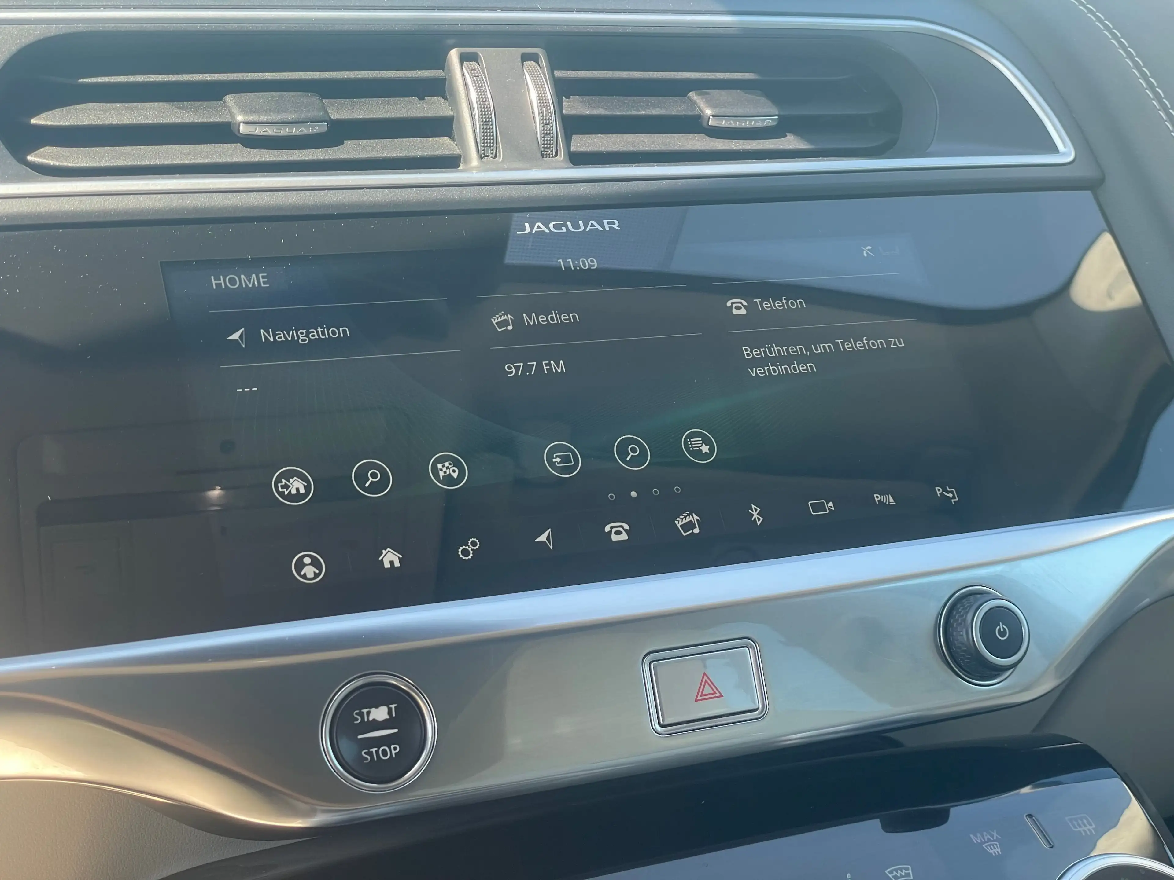Jaguar I-Pace EV400 First Edition / Performance-Leder-Sitze / Su — photo 11