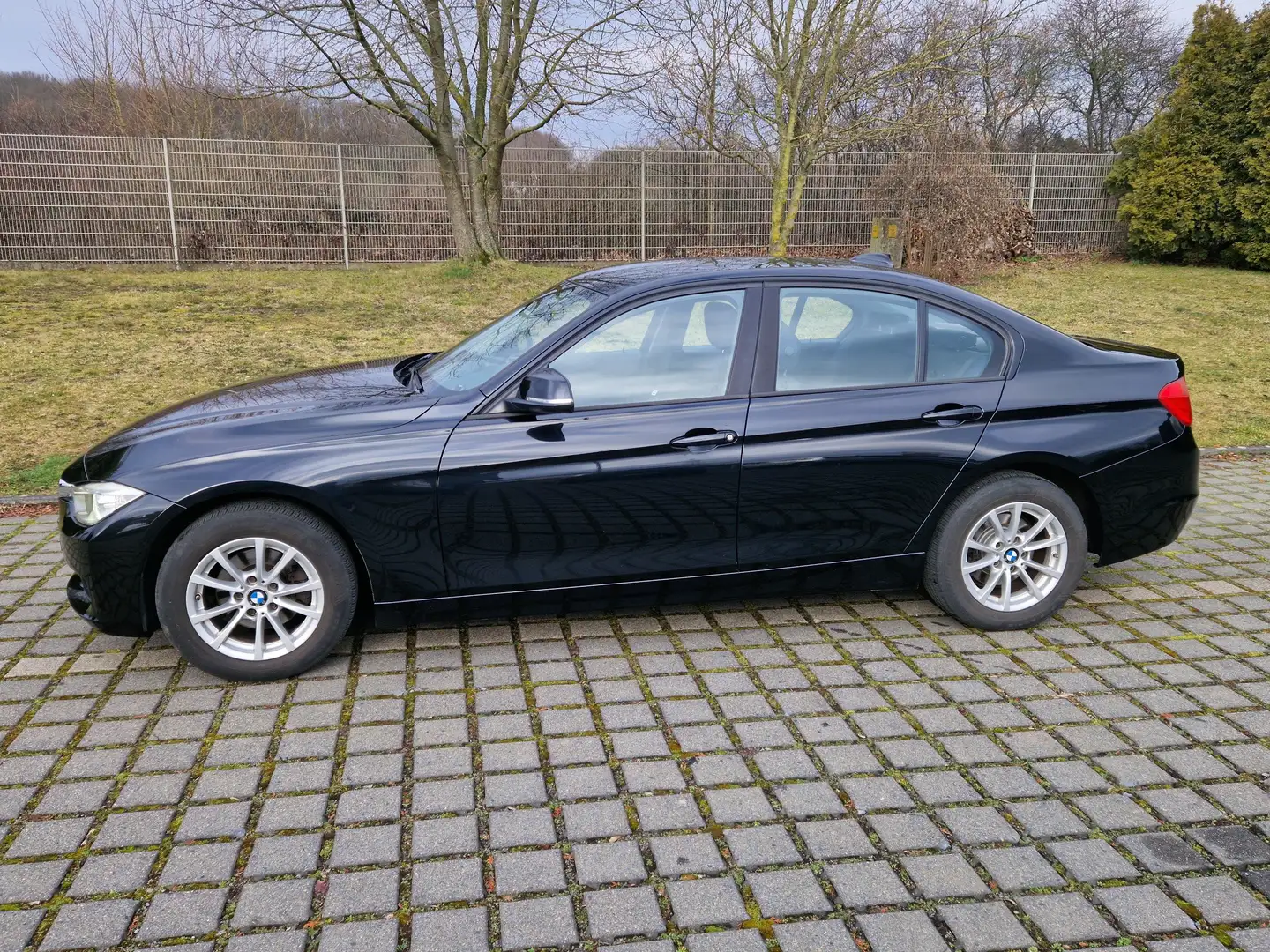 BMW 316 316 i, Klimaautomatik, PDC, Xenon, Sportpaket Noir - 2