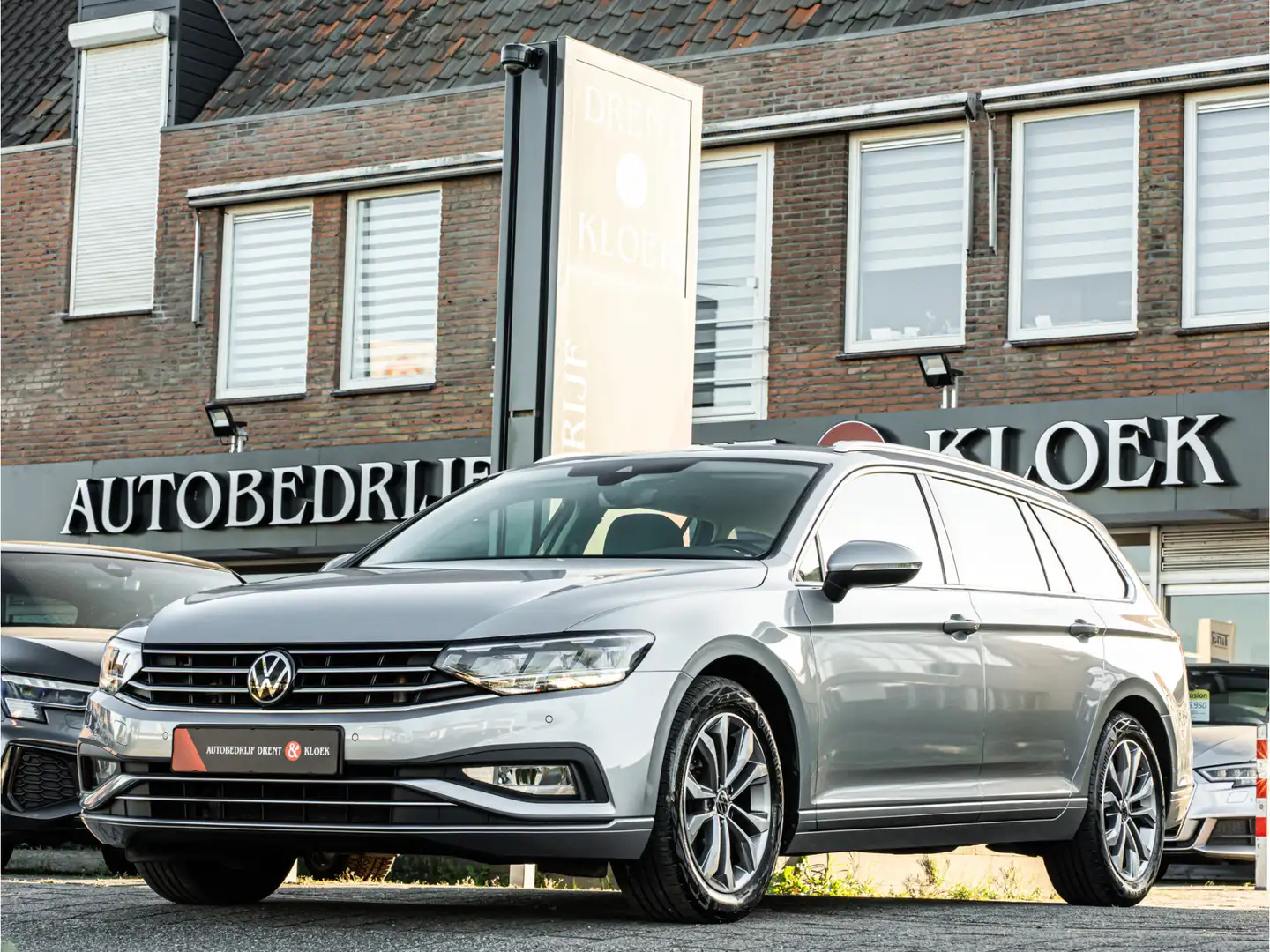Volkswagen Passat Variant 1.5 TSI Business ORG NL TREKHAAK CAMERA VIRTUAL DA Gris - 1