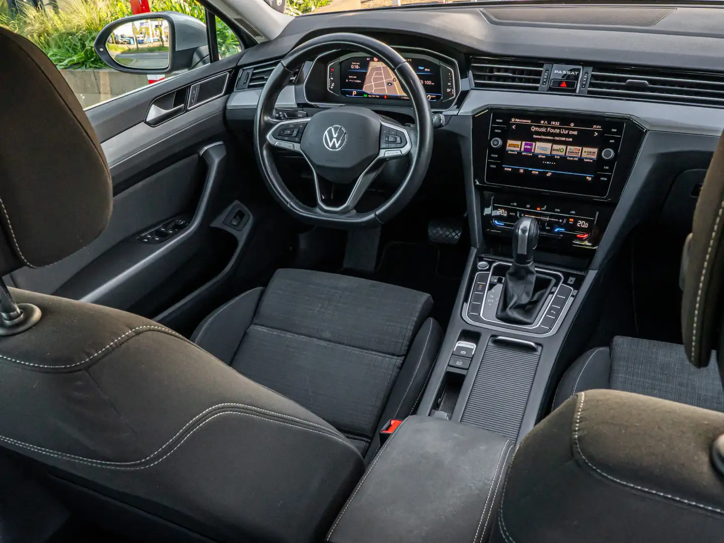 Volkswagen Passat Variant 1.5 TSI Business ORG NL TREKHAAK CAMERA VIRTUAL DA Gris - 2