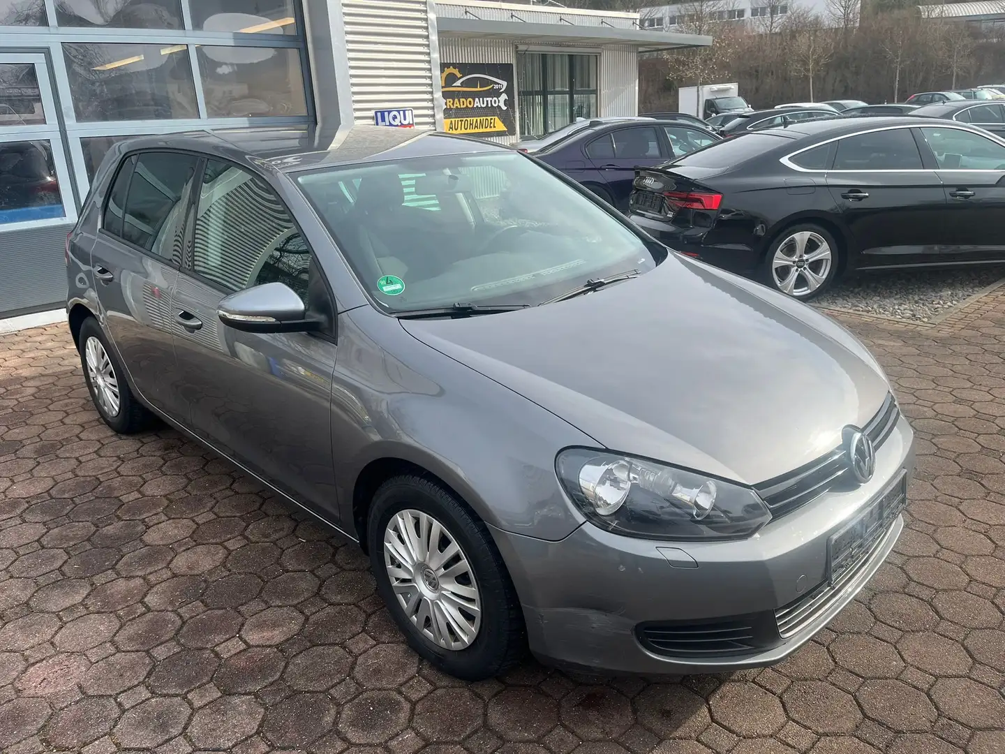 Volkswagen Golf Trendline Gris - 2