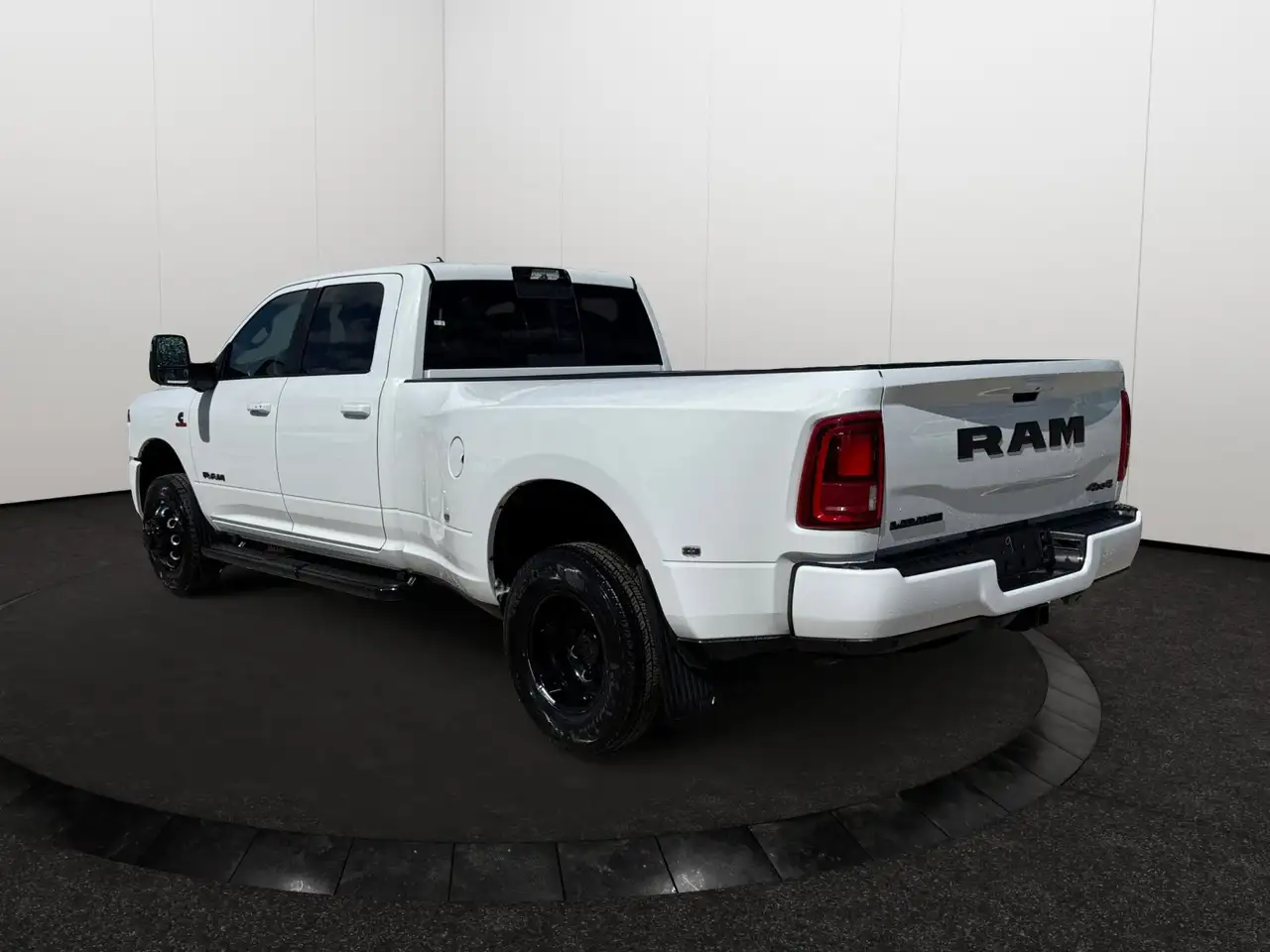 RAM 3500 снимка RAM 3500