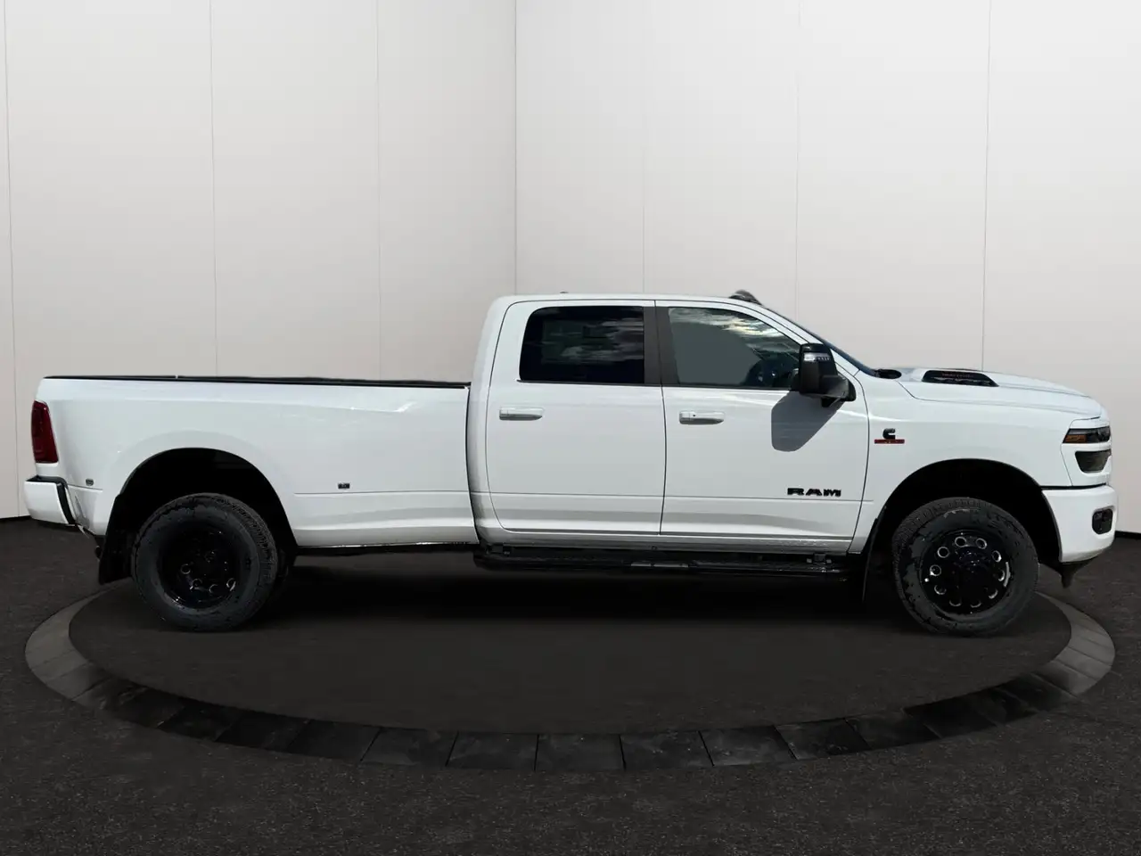 RAM 3500 снимка RAM 3500