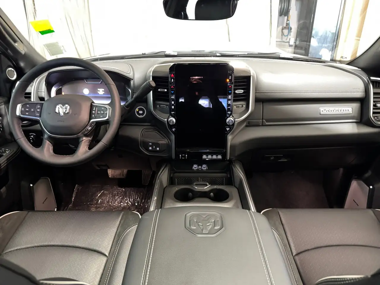 RAM 3500 снимка RAM 3500
