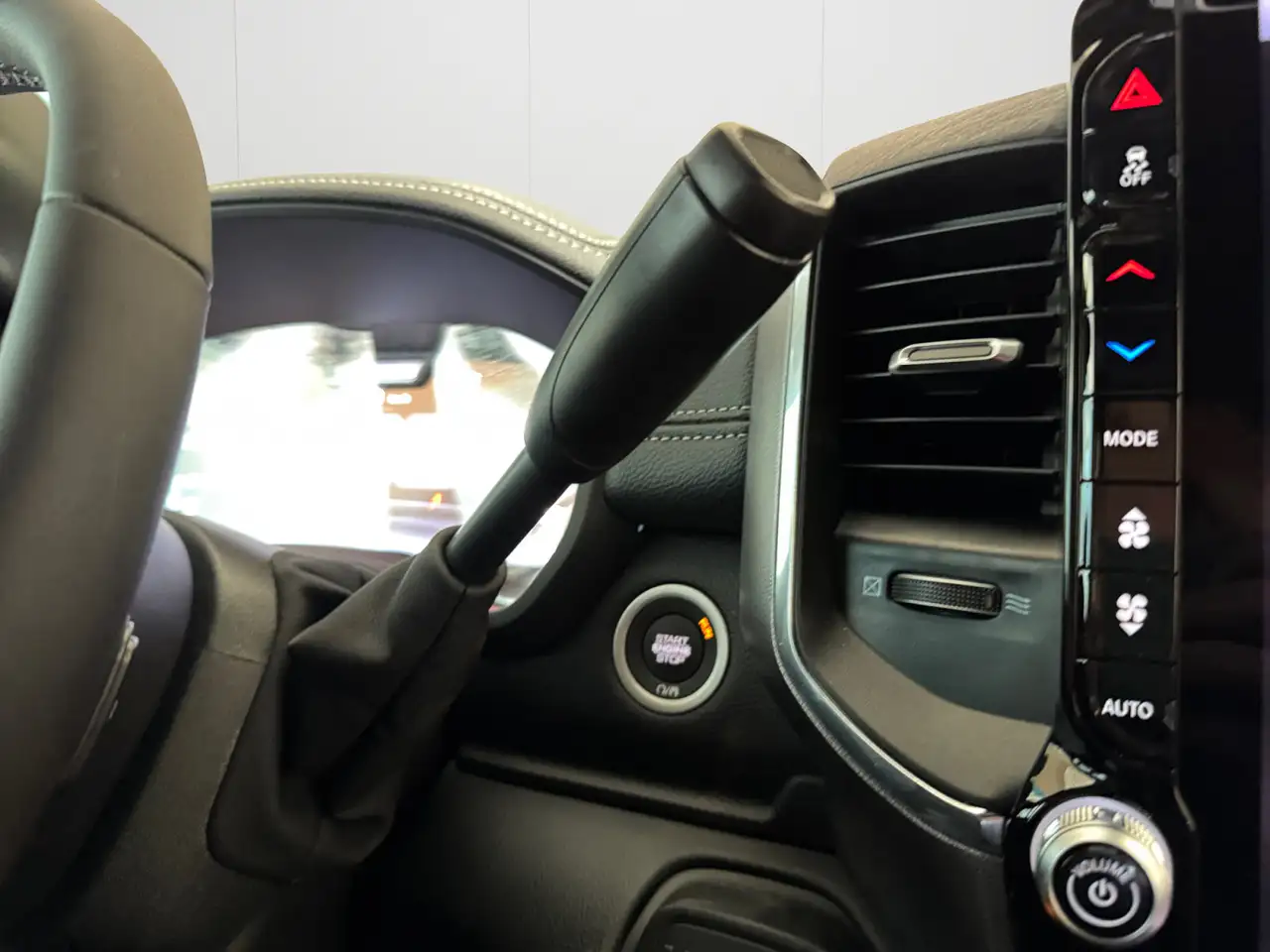 RAM 3500 снимка RAM 3500