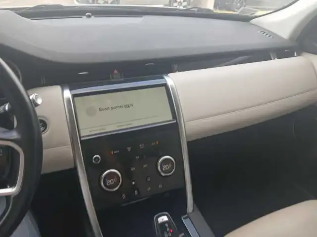 Land Rover Discovery Sport view 15