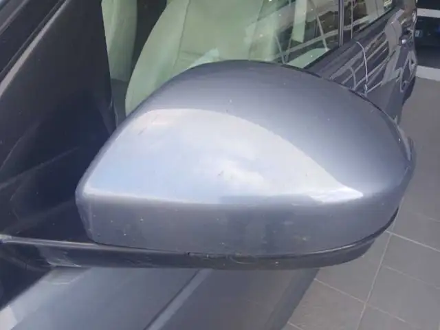 Land Rover Discovery Sport view 10