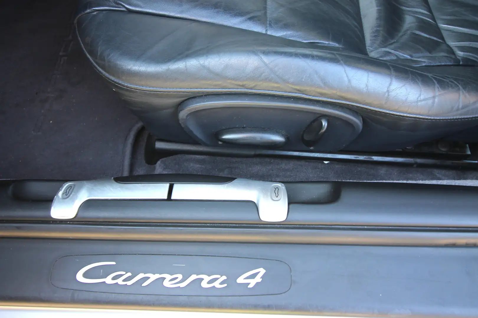 Porsche 911 911 IV Carrera 996 Coupe Coupe 3.4 Carrera 4 Silver - 1