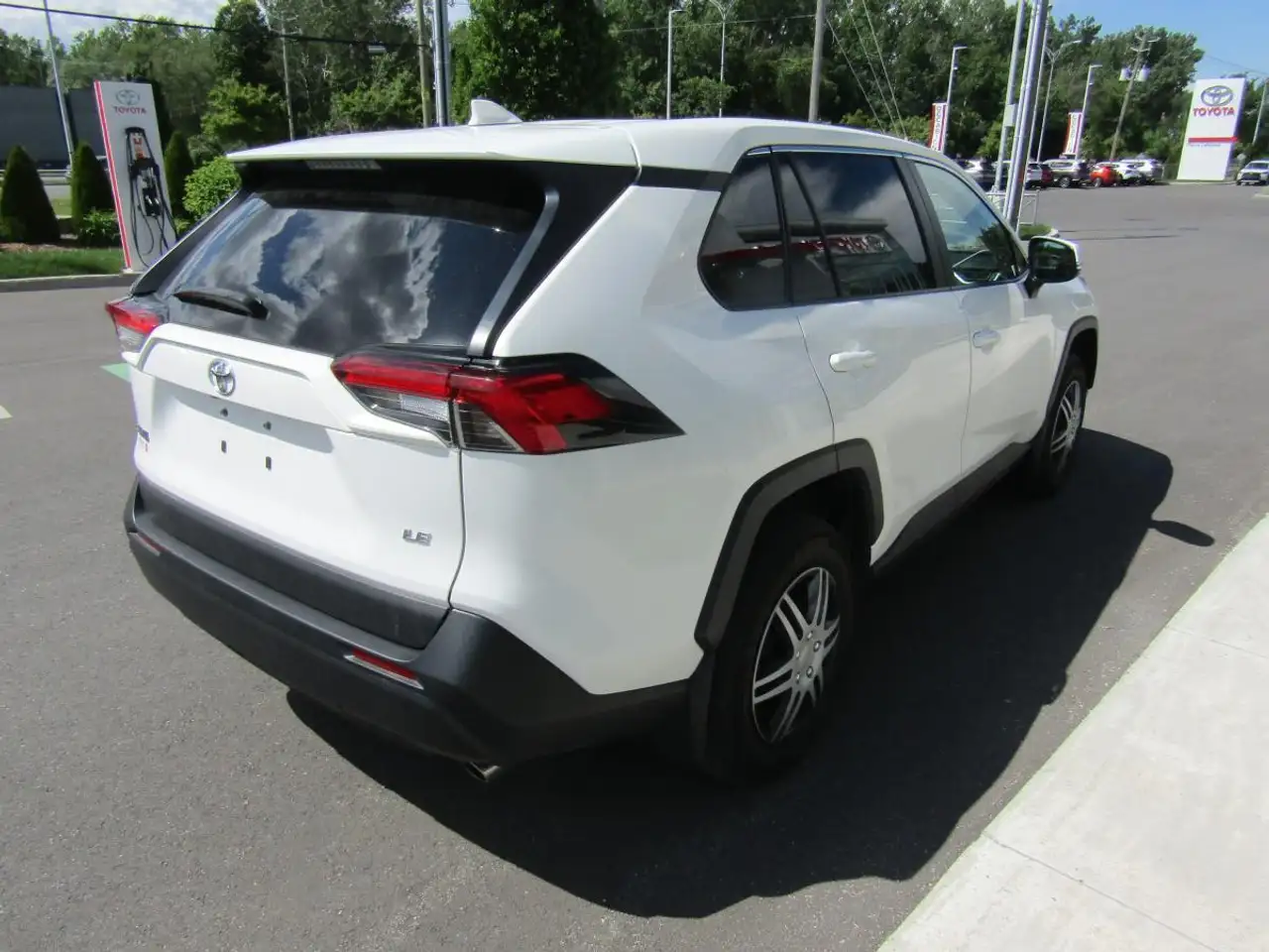 Toyota RAV 4 photo Toyota RAV 4