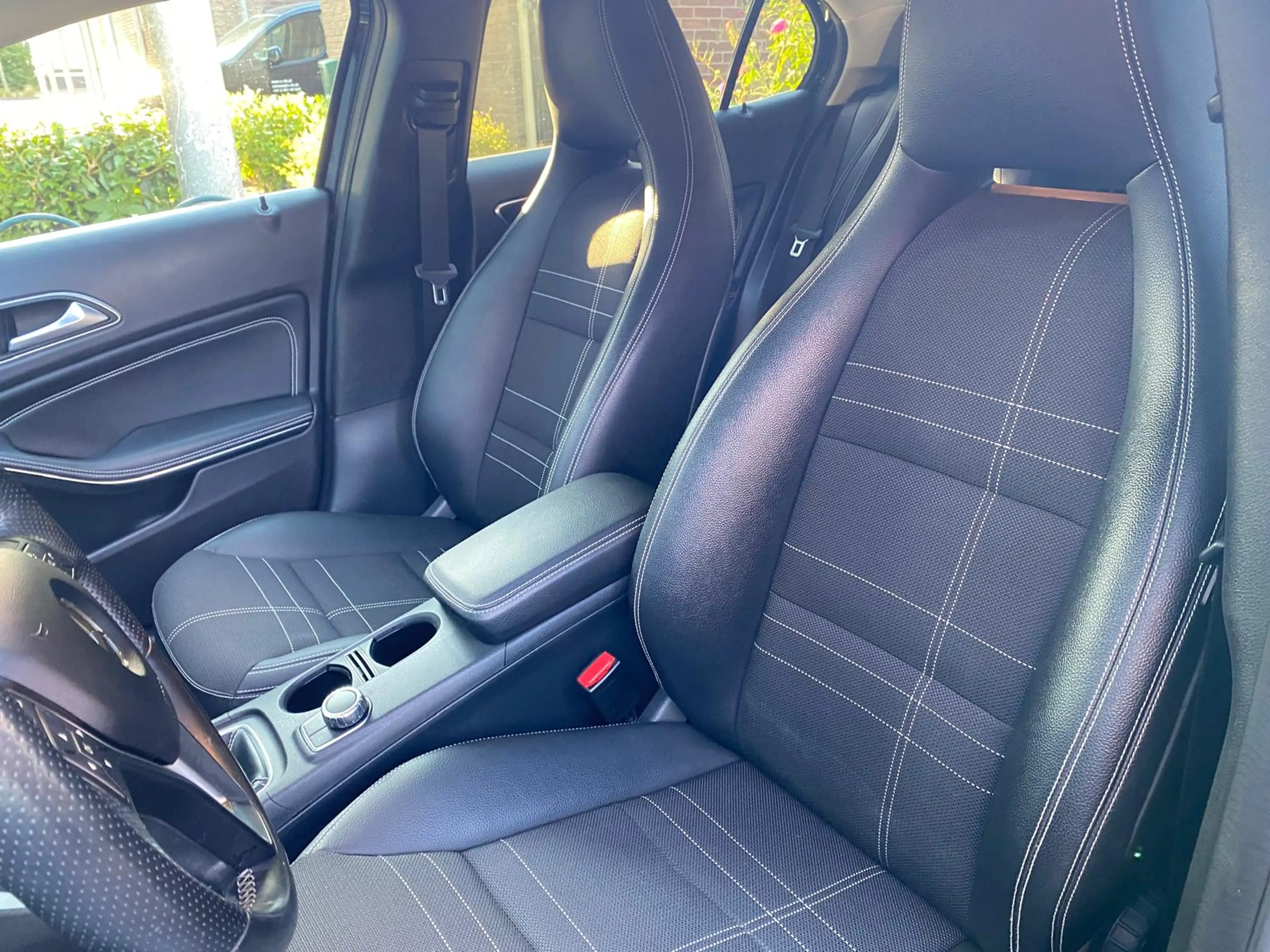 Mercedes-Benz GLA 200 Ambition — photo 14