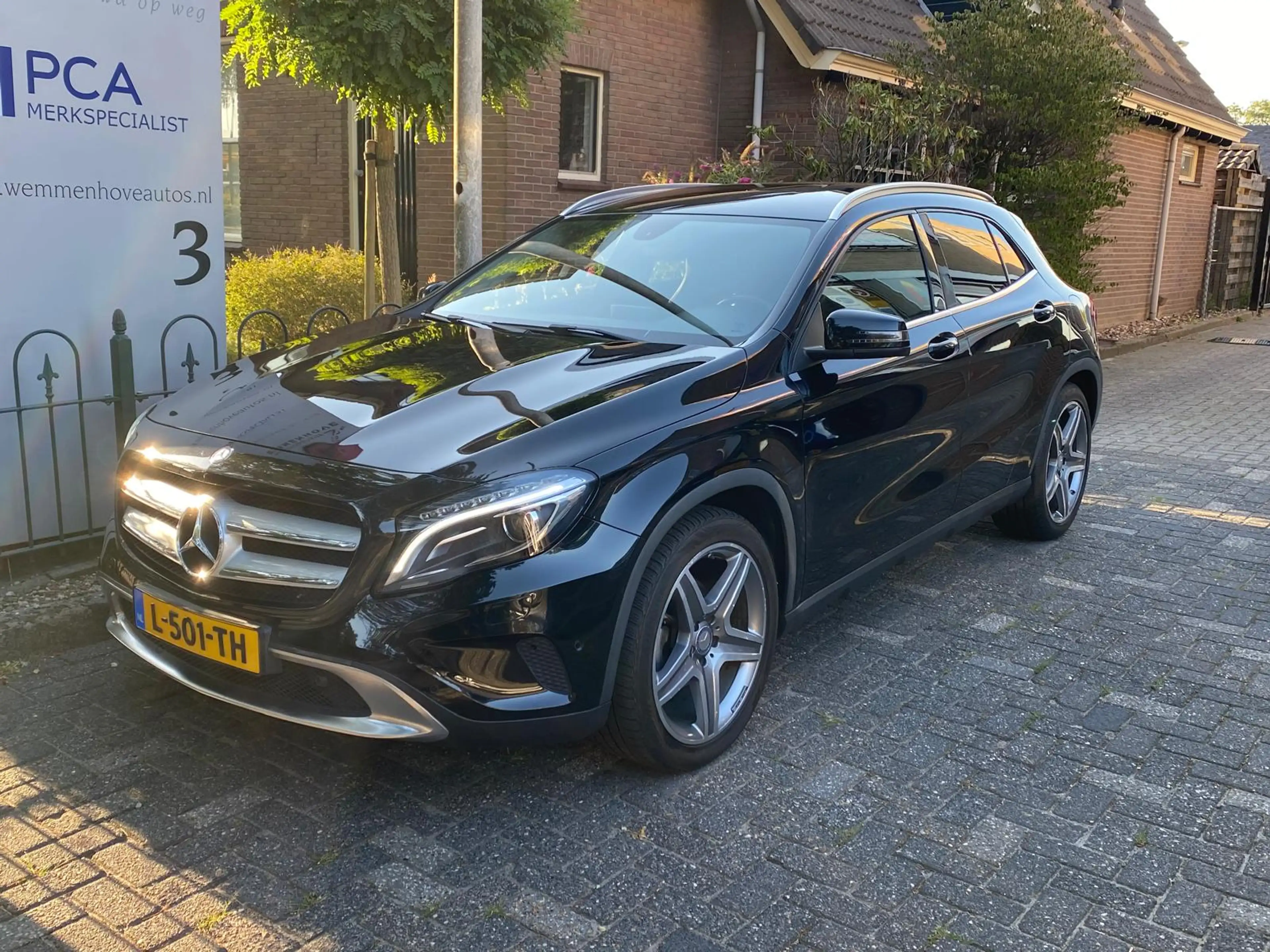 Mercedes-Benz GLA 200 Ambition — photo 2