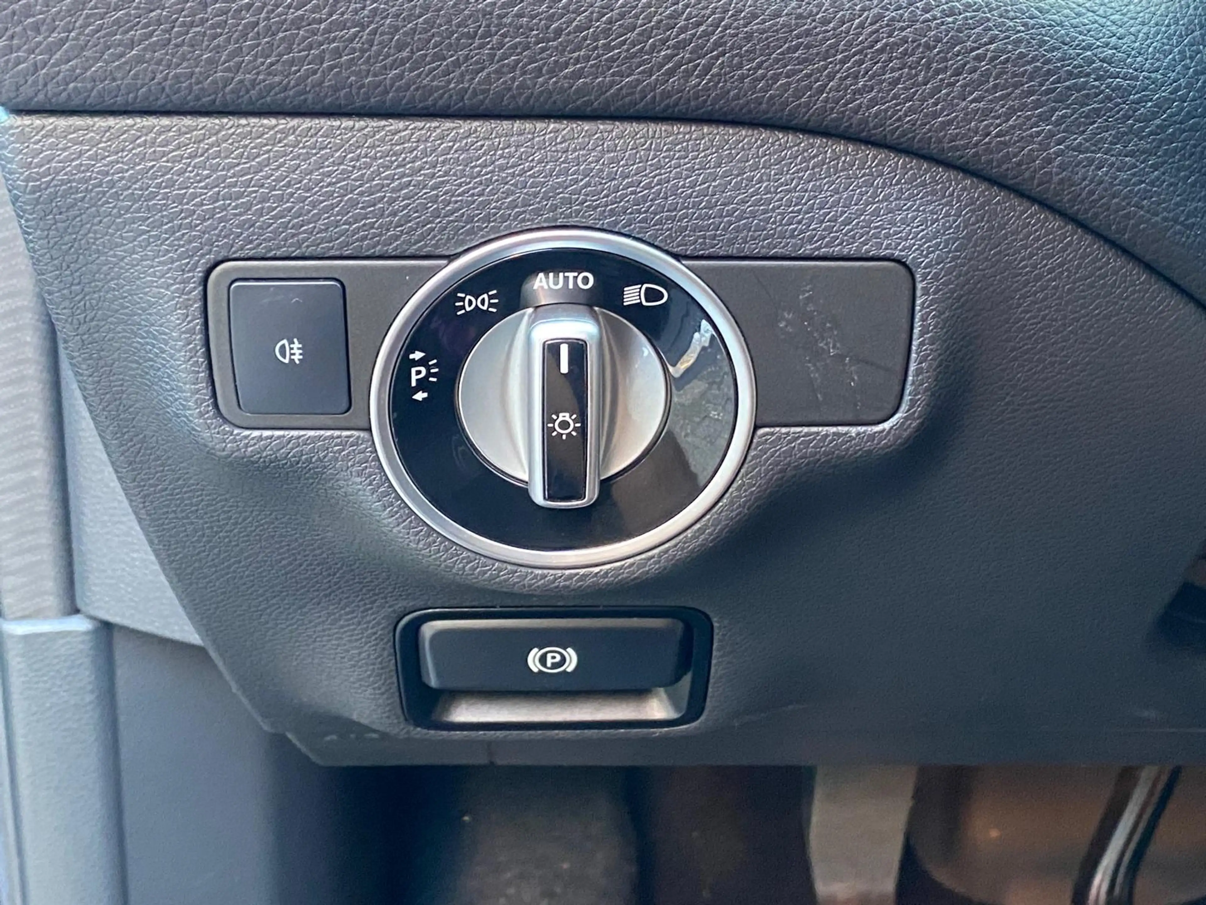 Mercedes-Benz GLA 200 Ambition — photo 12