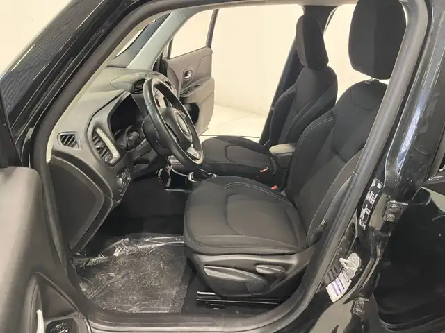 Jeep Renegade view 6