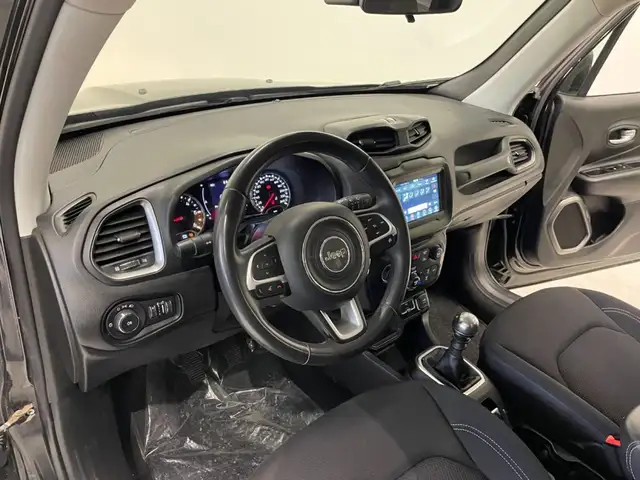 Jeep Renegade view 15