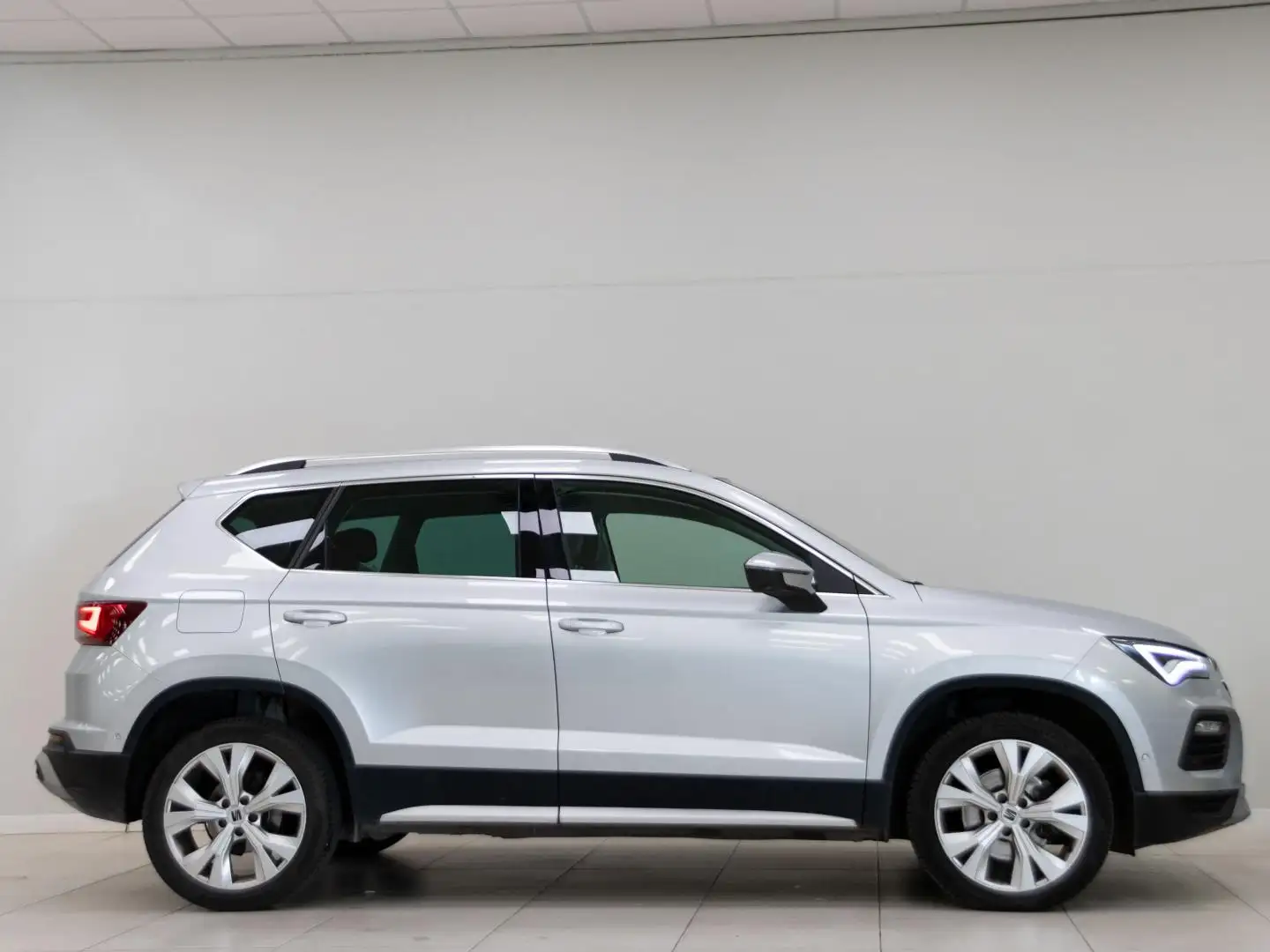 SEAT Ateca 2.0TDI CR S&S X-Perience 150 Plateado - 2