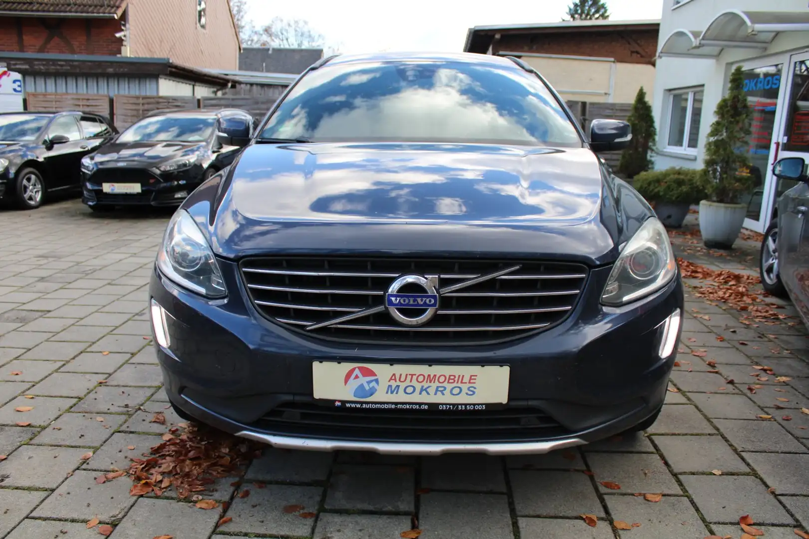 Volvo XC60 XC60 D4 AWD Momentum BiXenon Navigation Tempomat P Blau - 2