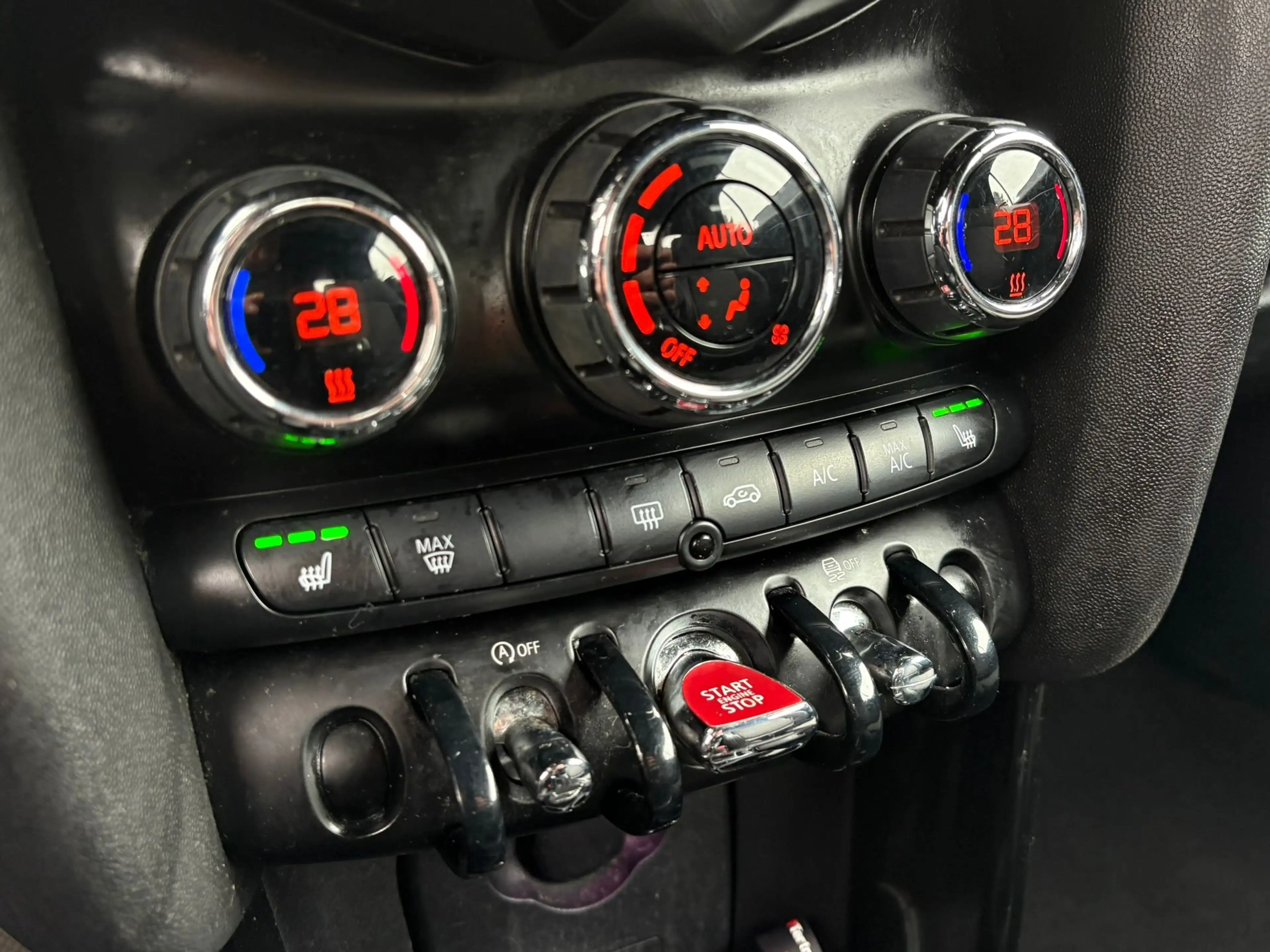 MINI Cooper D Cabrio Mini Cabriolet 1.5 D Cooper_PRIXMARCHAND_NAVI_CUIR — photo 15