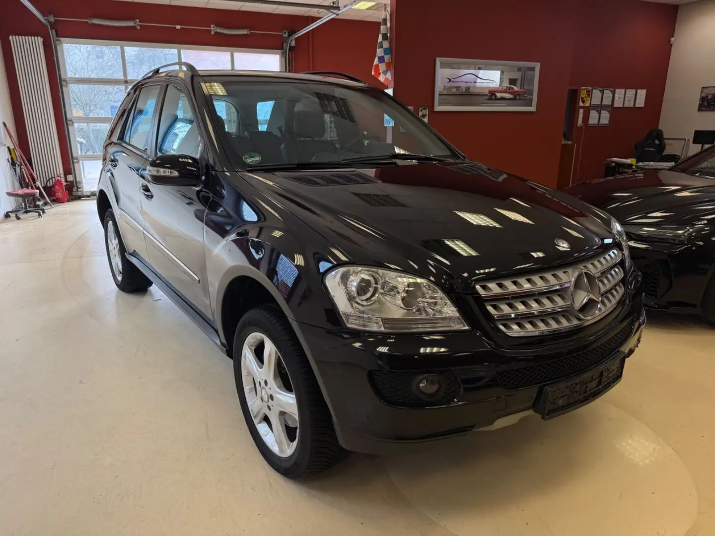 Mercedes-Benz ML 280 CDI AHK 3.5T,CD,Sitzheizung,19"Zoll,2H Schwarz - 2
