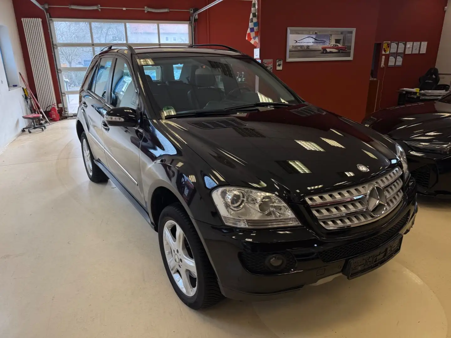 Mercedes-Benz ML 280 CDI AHK 3.5T,CD,Sitzheizung,19"Zoll,2H Schwarz - 1