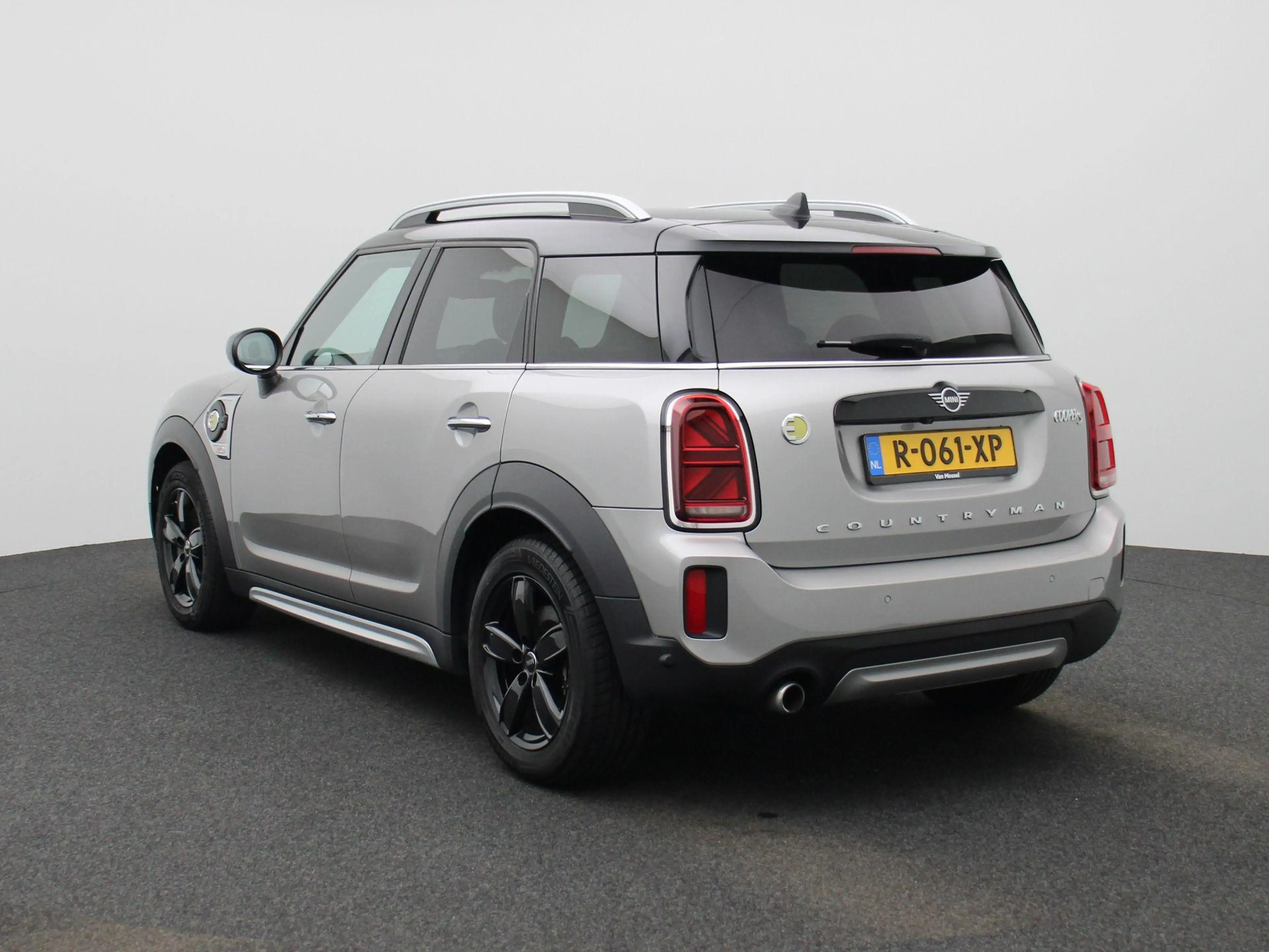 MINI Cooper SE Countryman 1.5 ALL4 Classic — photo 2