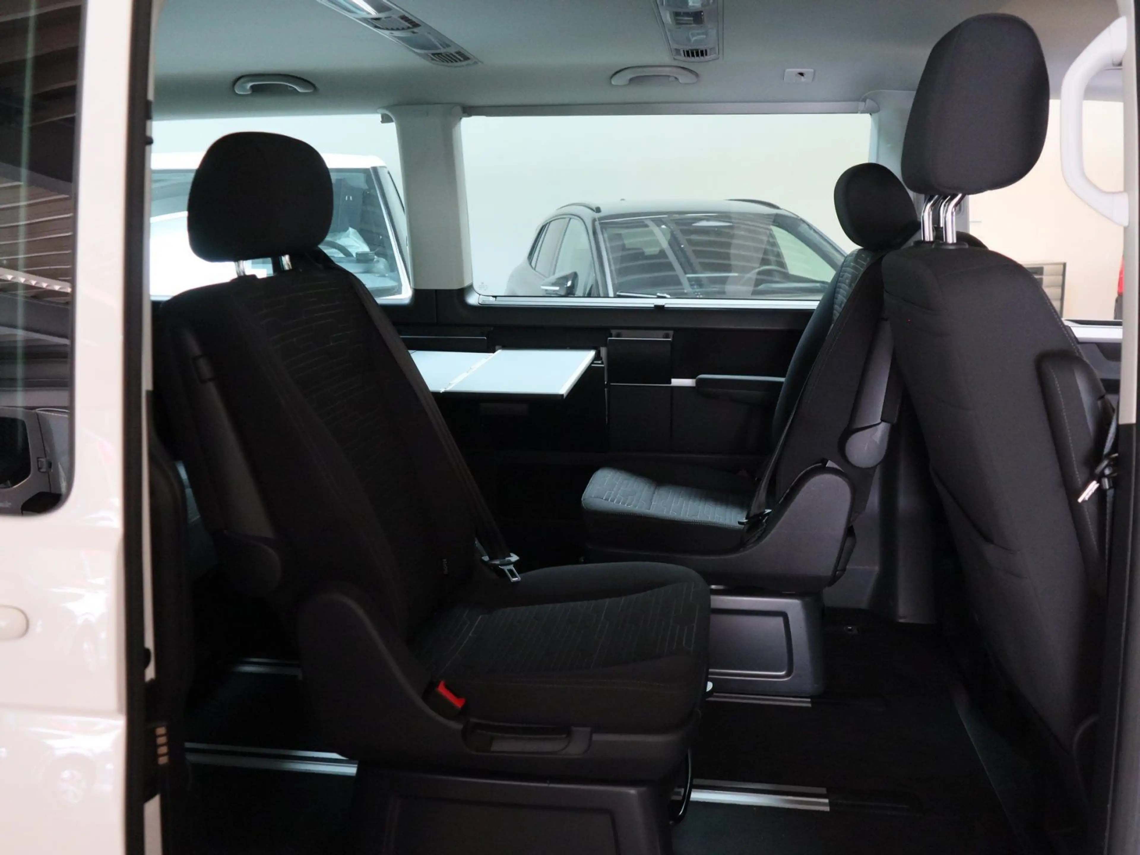 Volkswagen T6.1 Multivan 2.0 TDI 4M STHZG Kamera Navi — photo 4
