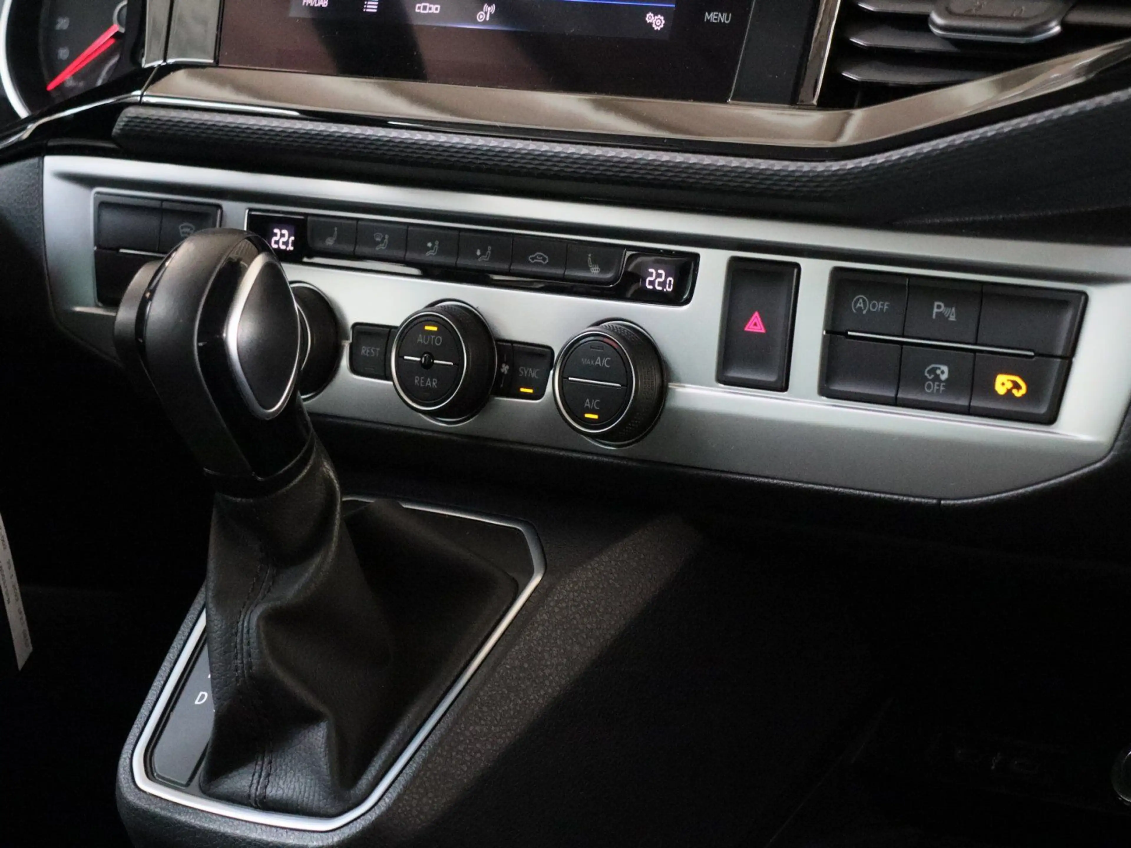 Volkswagen T6.1 Multivan 2.0 TDI 4M STHZG Kamera Navi — photo 8