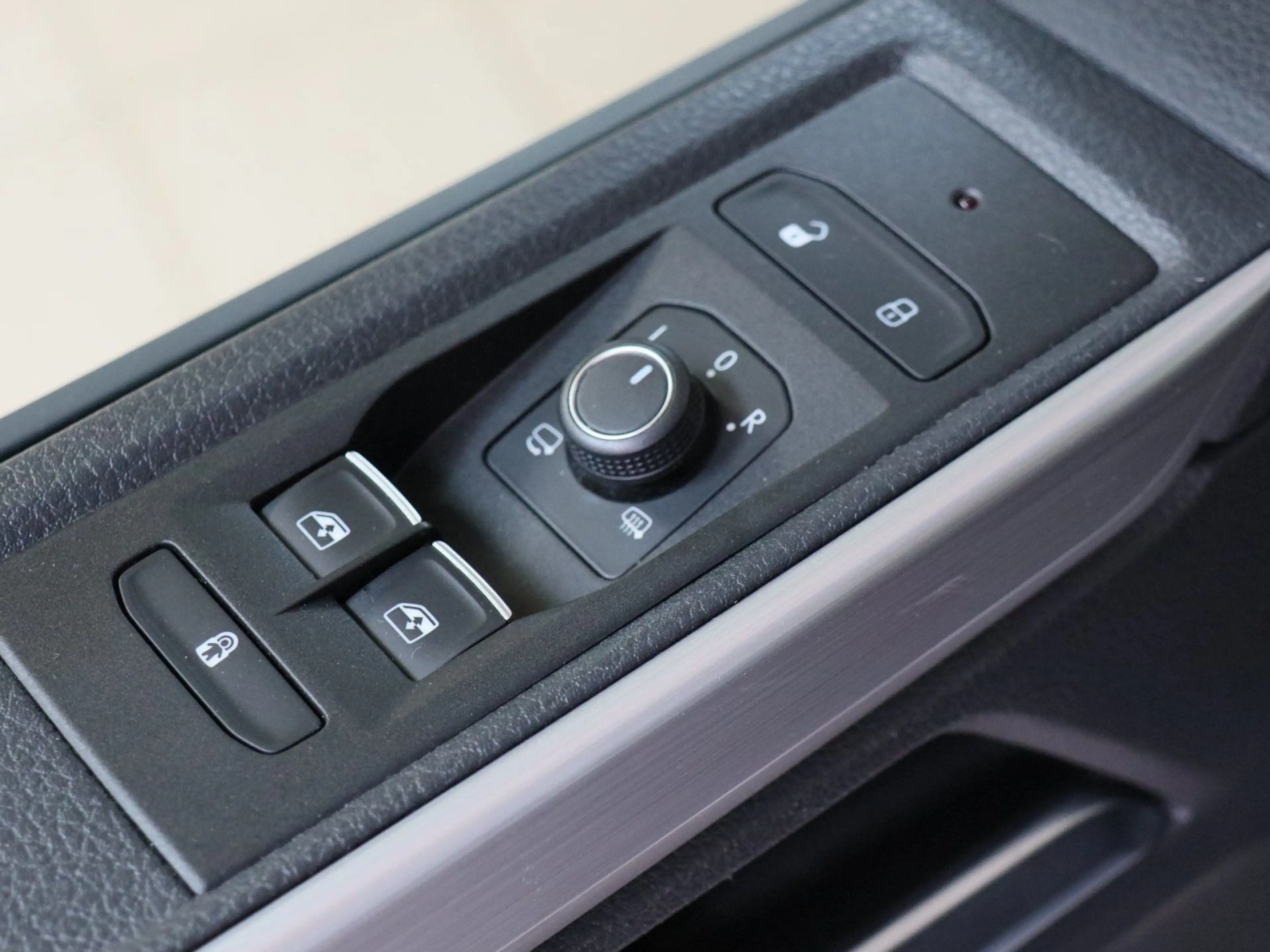 Volkswagen T6.1 Multivan 2.0 TDI 4M STHZG Kamera Navi — photo 13