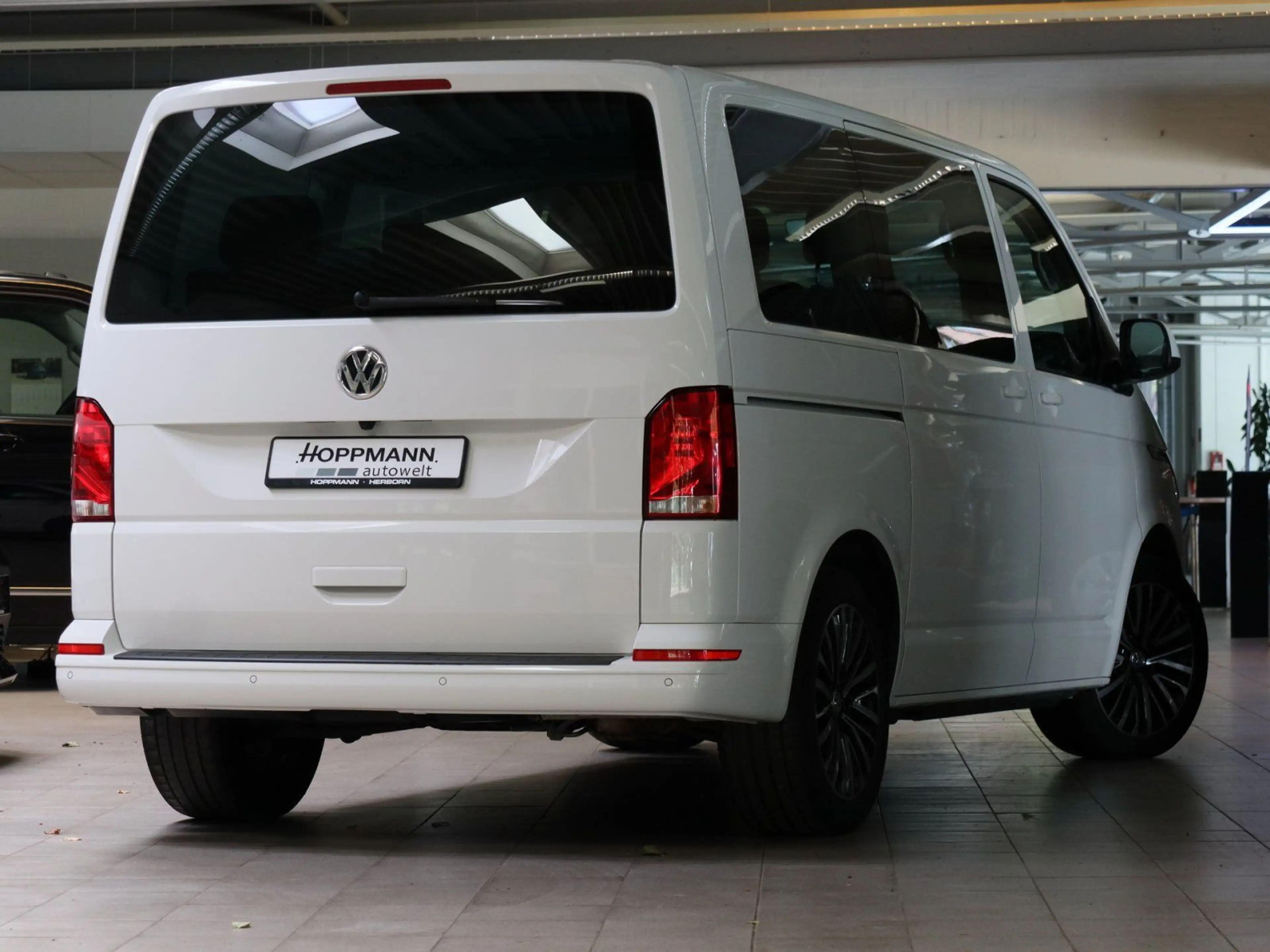 Volkswagen T6.1 Multivan 2.0 TDI 4M STHZG Kamera Navi — photo 2