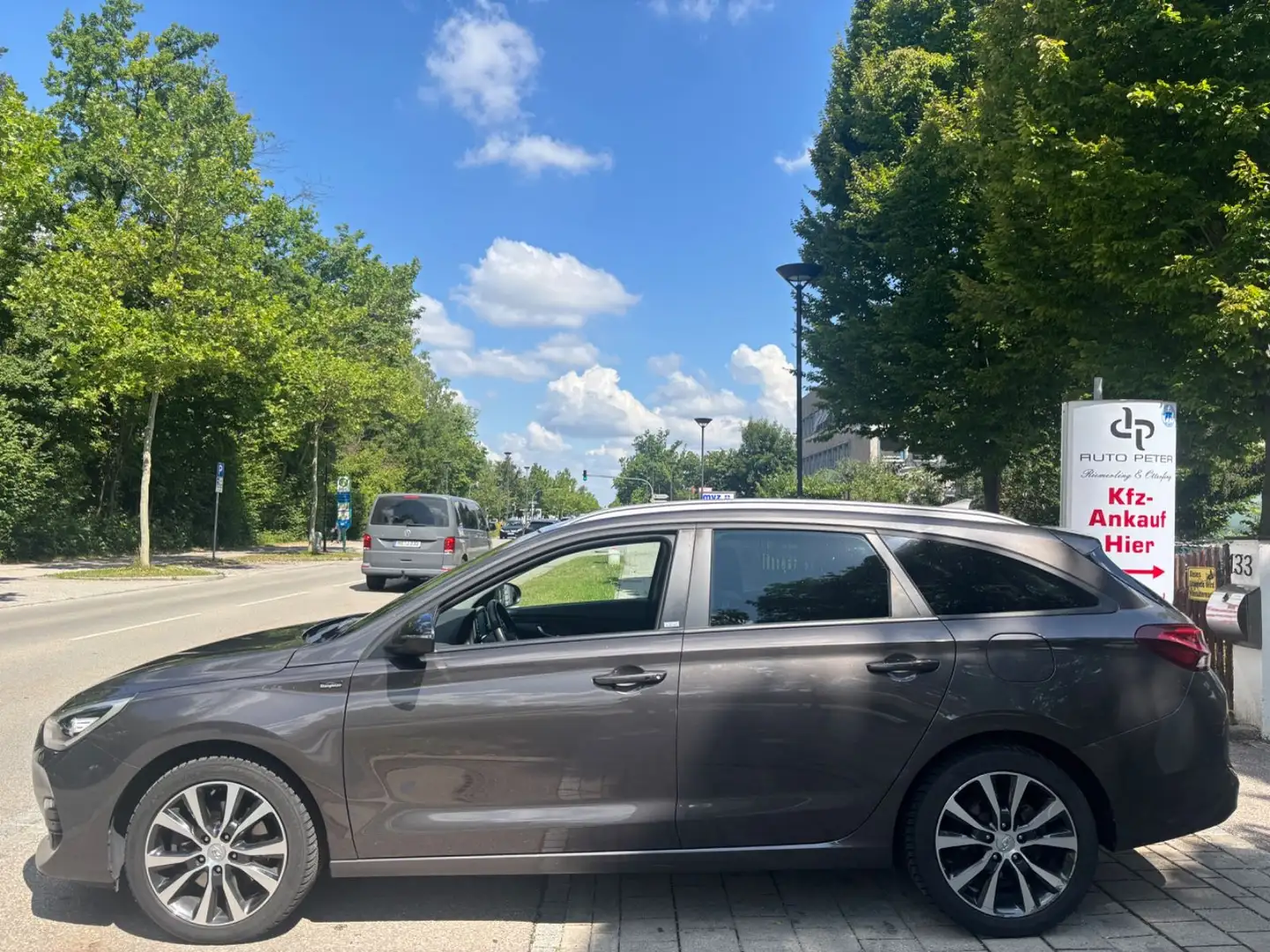 Hyundai i30 cw YES! Plus*TÜV NEU* Braun - 2