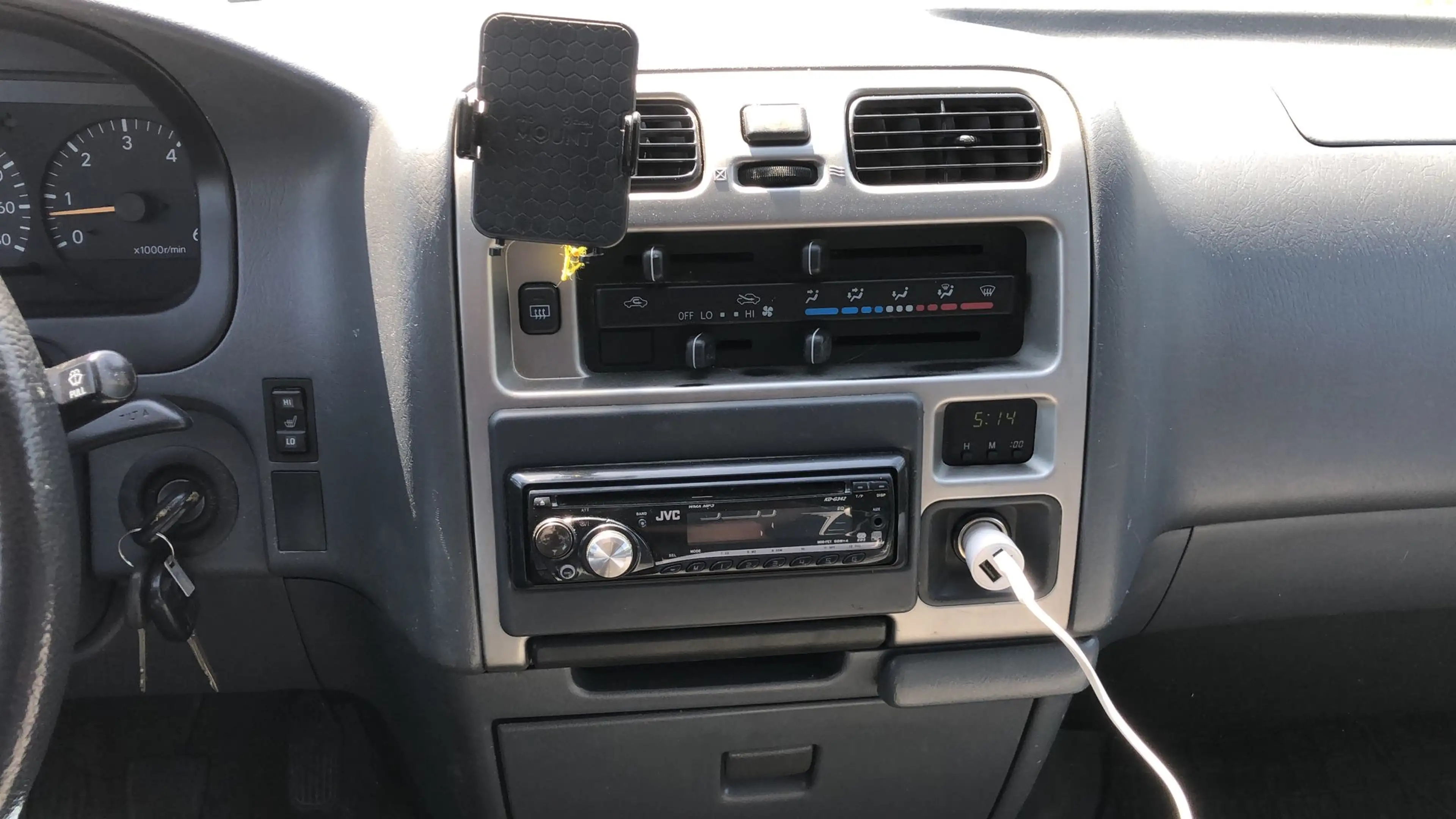 Toyota Hiace 2.5 Turbo D-4D LX — photo 8