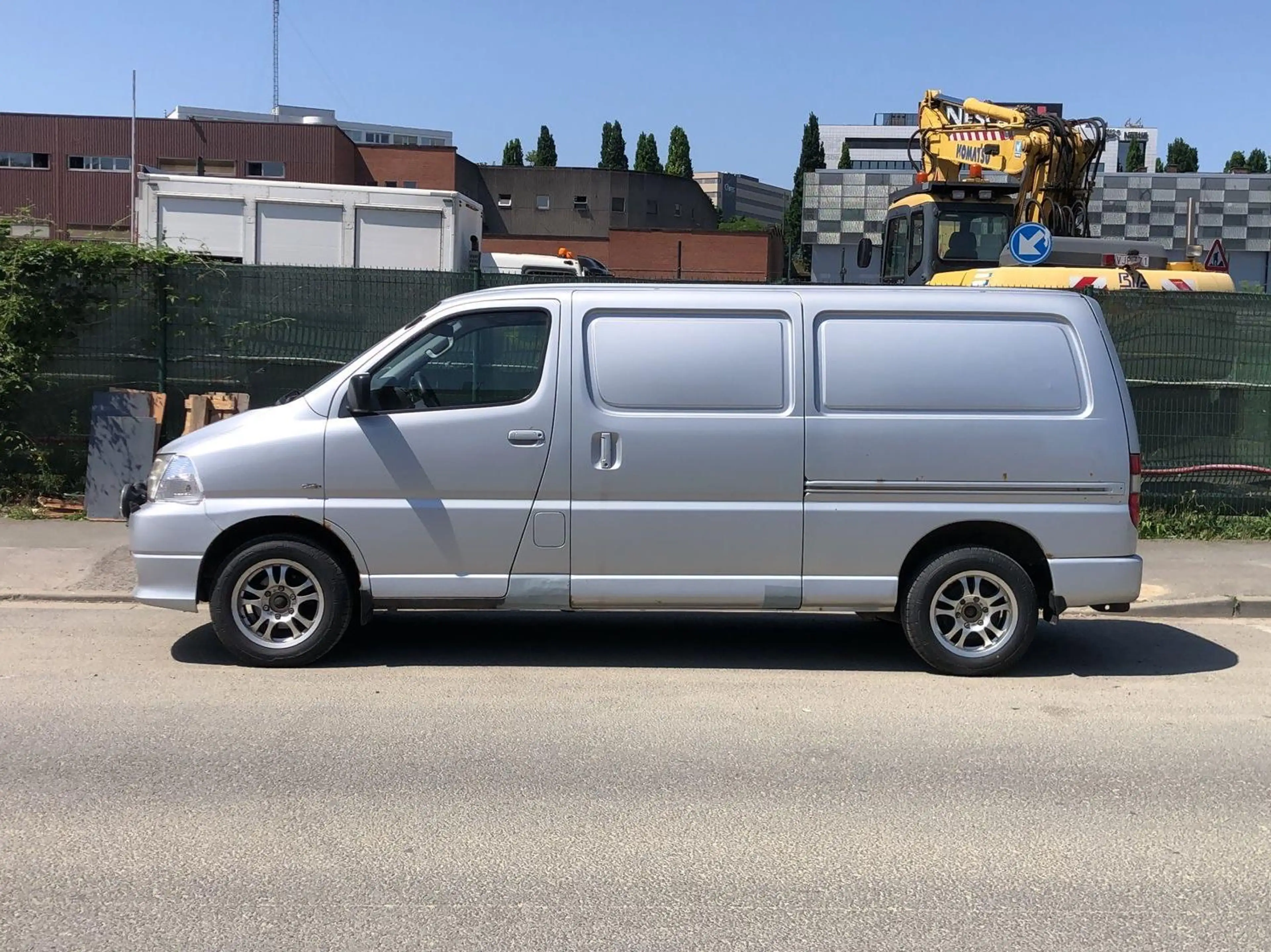 Toyota Hiace 2.5 Turbo D-4D LX — photo 6