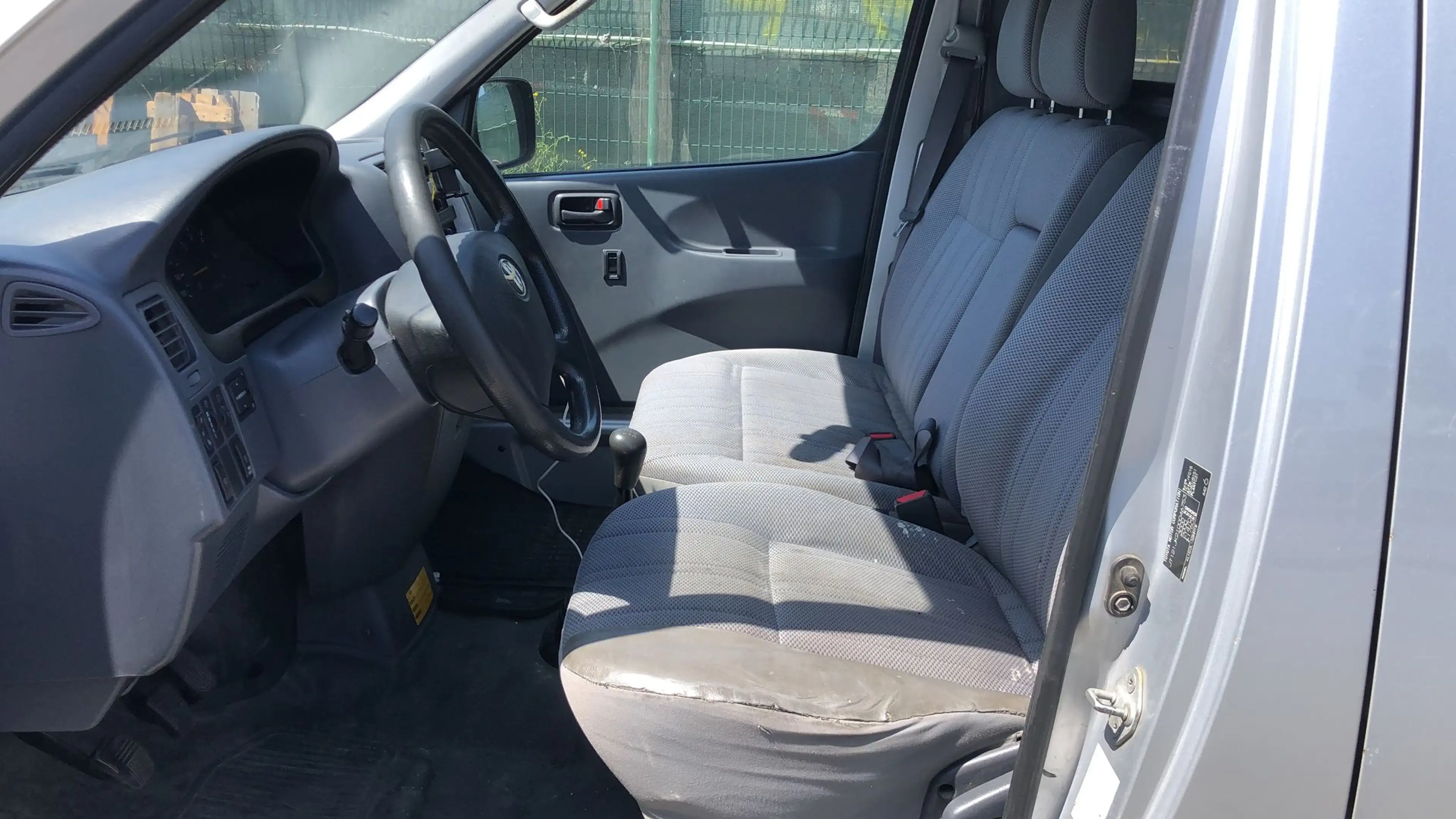 Toyota Hiace 2.5 Turbo D-4D LX — photo 9