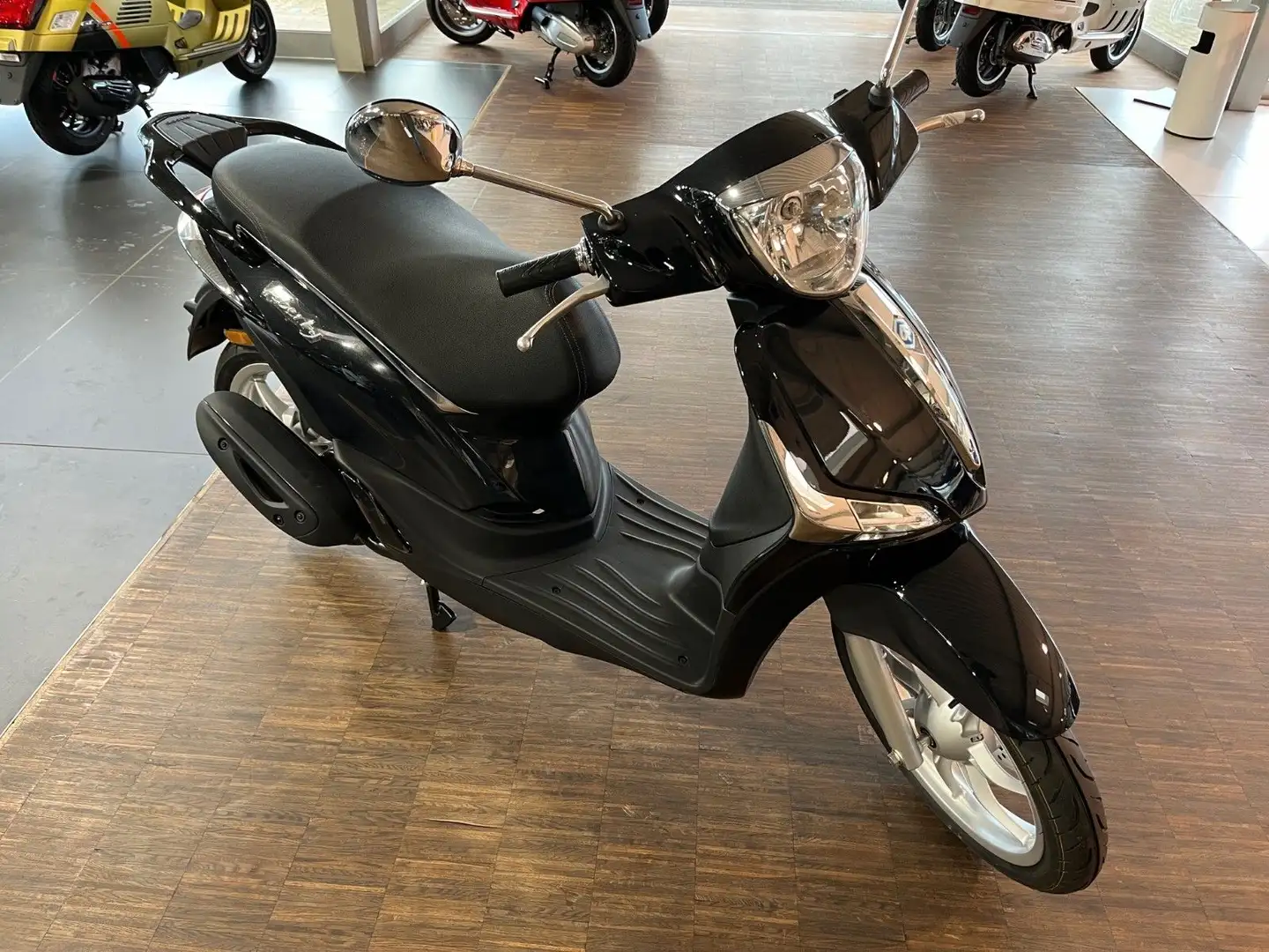 Piaggio Liberty 50 i-GET E5 Negru - 1