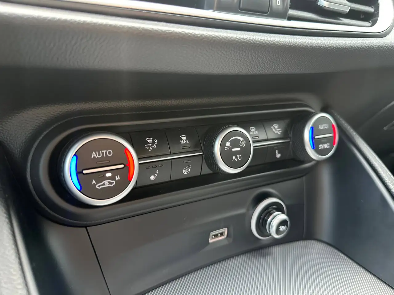 Alfa Romeo Stelvio 2021 — фото 14