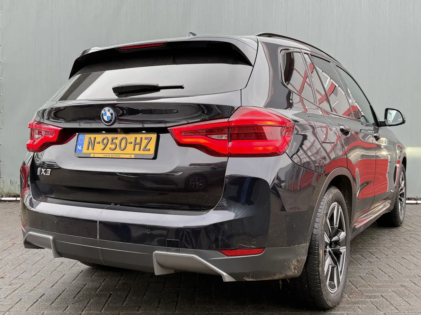 BMW iX3 BWJ 2021 Executive 286 PK 80 kWh FASE 3 PANODAK | Zwart - 2