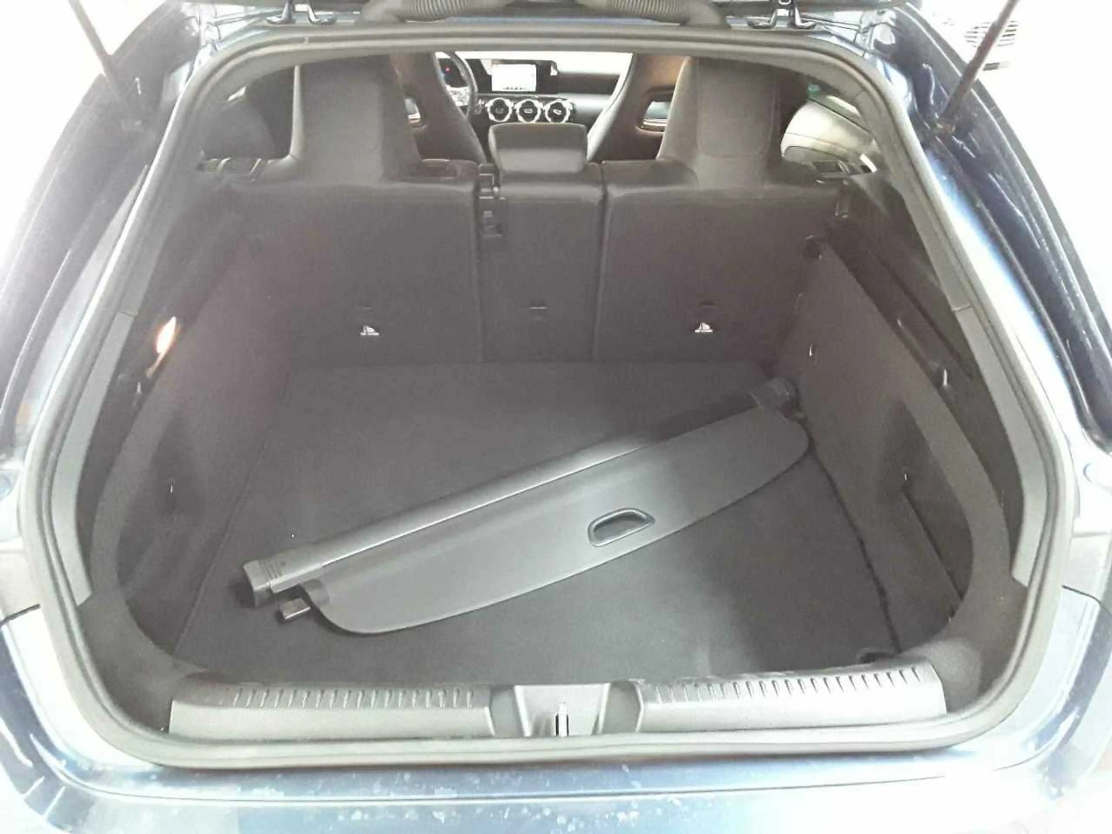 Mercedes-Benz CLA 250 CLA 250 SB 7G-AMG AHK Beam BusiP AssiP — photo 15