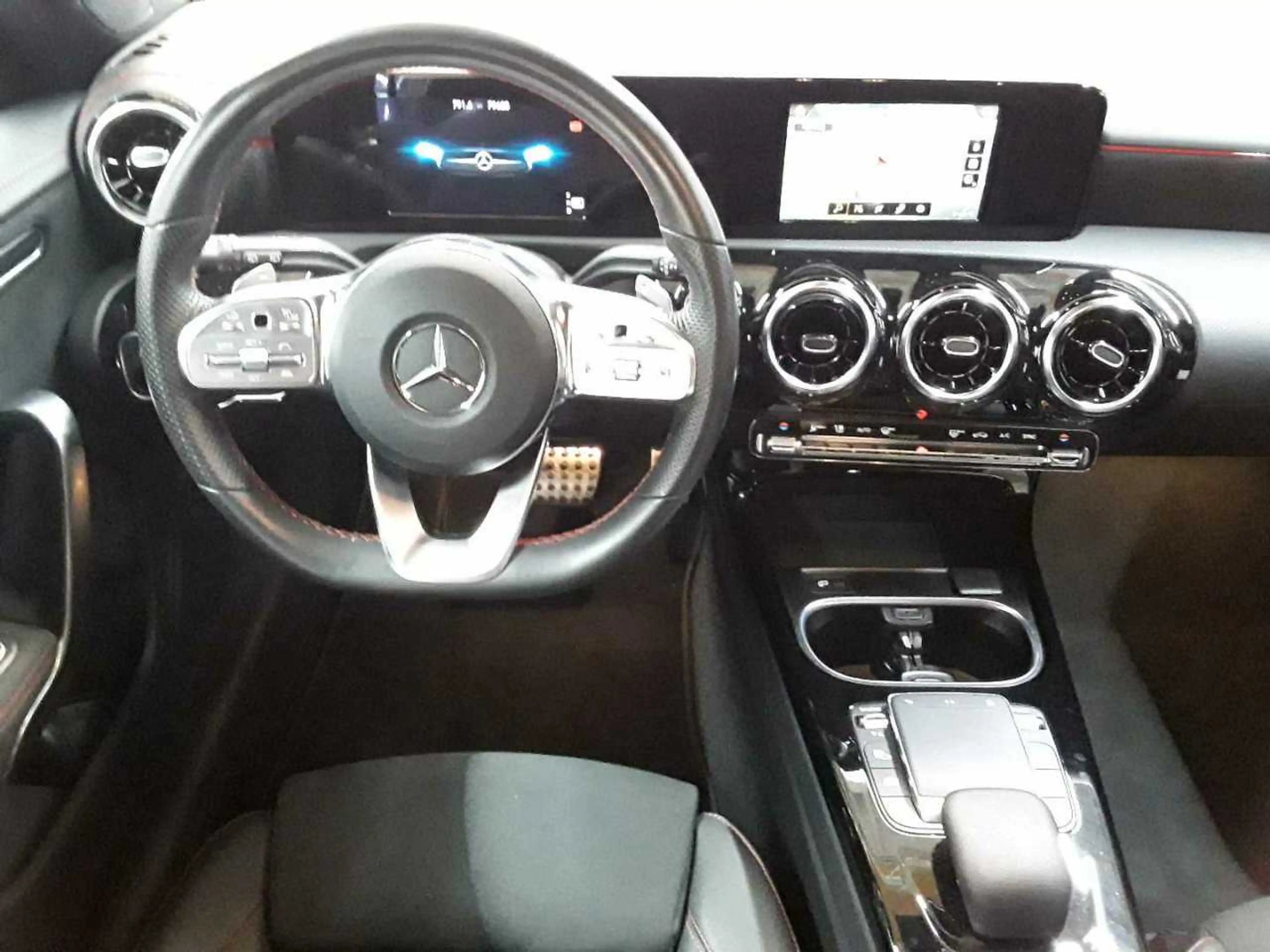 Mercedes-Benz CLA 250 CLA 250 SB 7G-AMG AHK Beam BusiP AssiP — photo 10