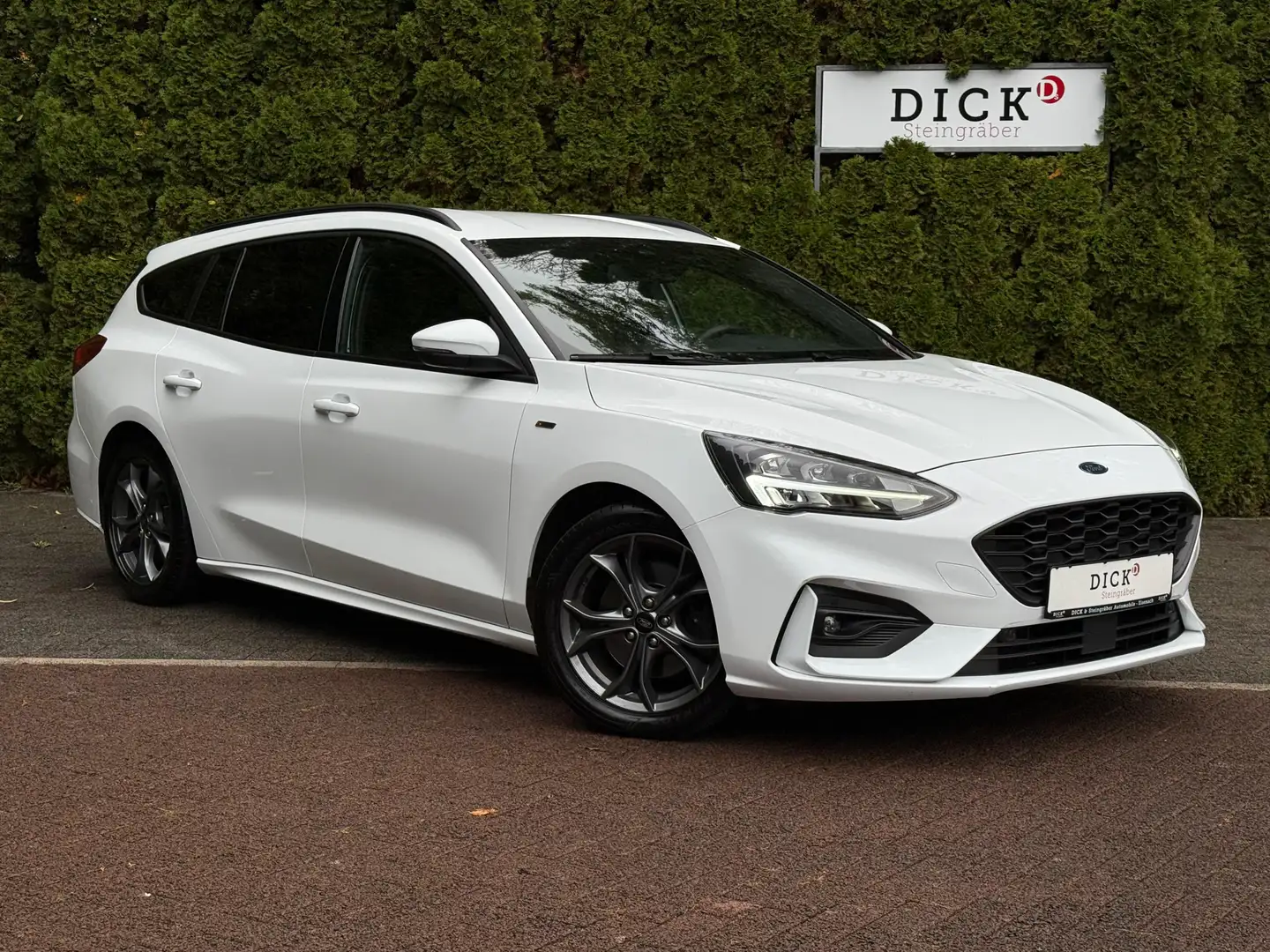 Ford Focus Turnier 1.5EB Aut. ST-Line LED+NAV+AHK+B&O Weiß - 1