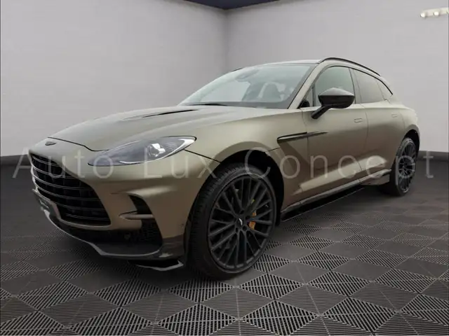 Aston Martin DBX 707