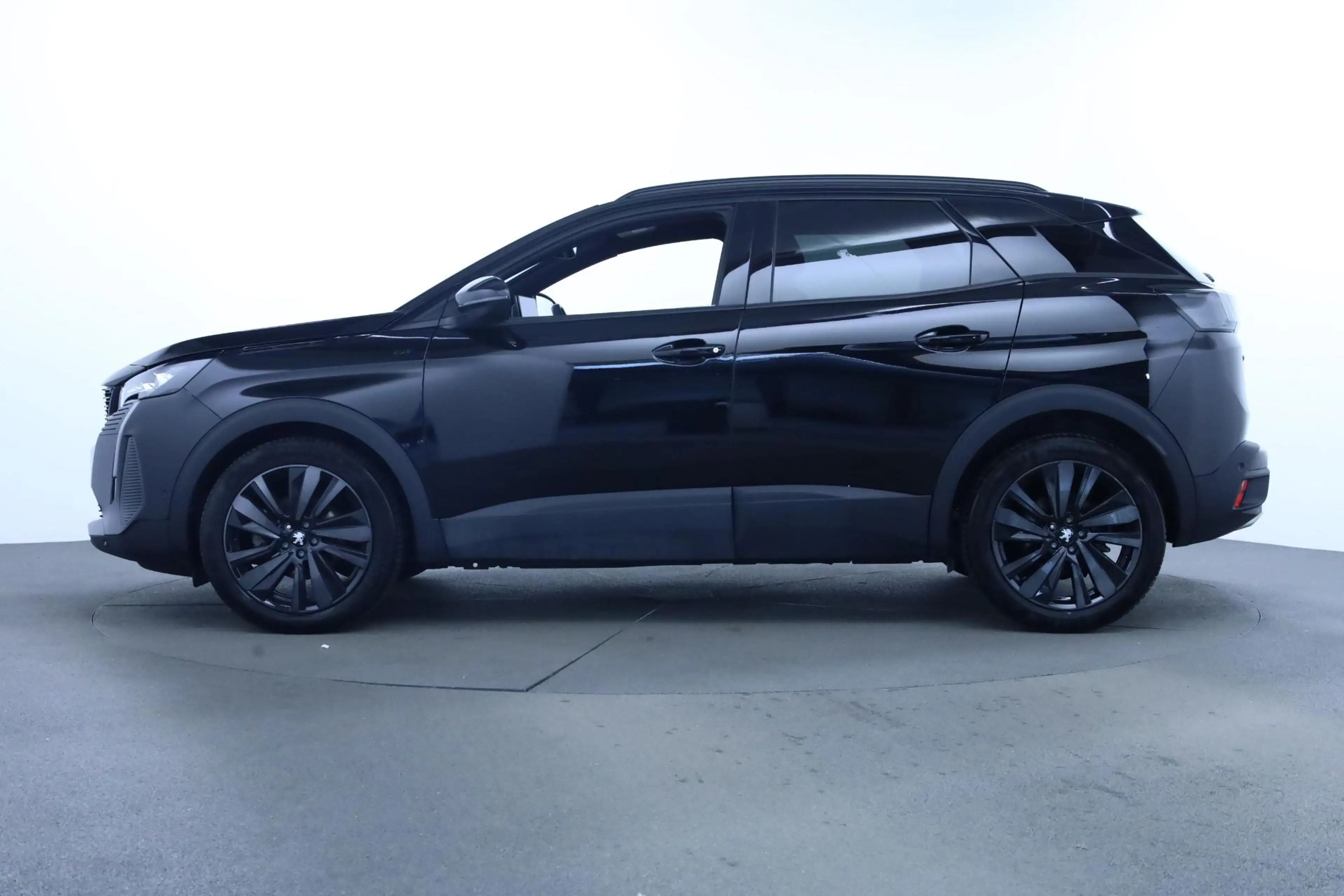Peugeot 3008 130 EAT8 GT BLACK EDITION Aut. NP 49.290.- *-50% — photo 4