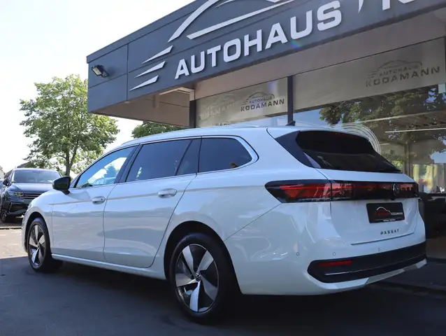 Volkswagen Passat view 8