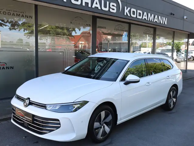 Volkswagen Passat view 5