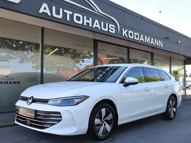 Volkswagen Passat view 6