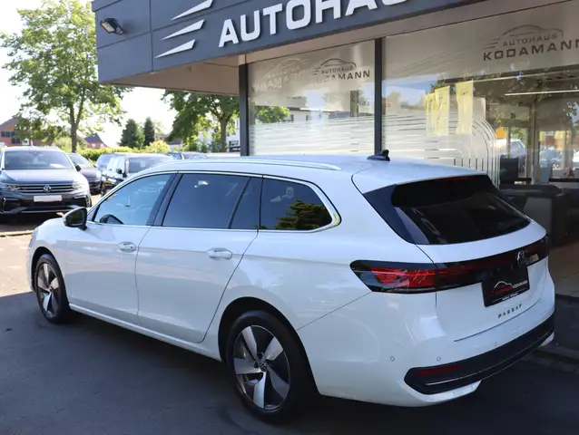 Volkswagen Passat view 7