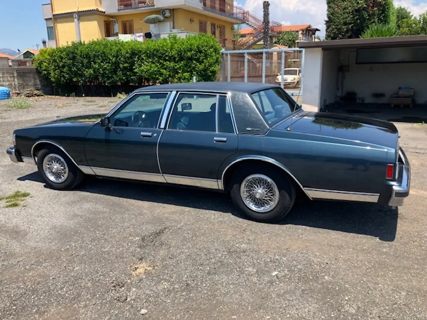 Chevrolet Caprice Classic Brougham Grün - 2