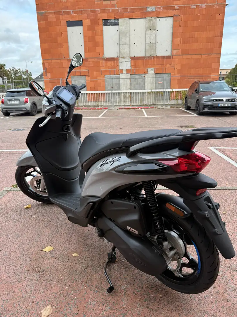 Piaggio Gris - 2