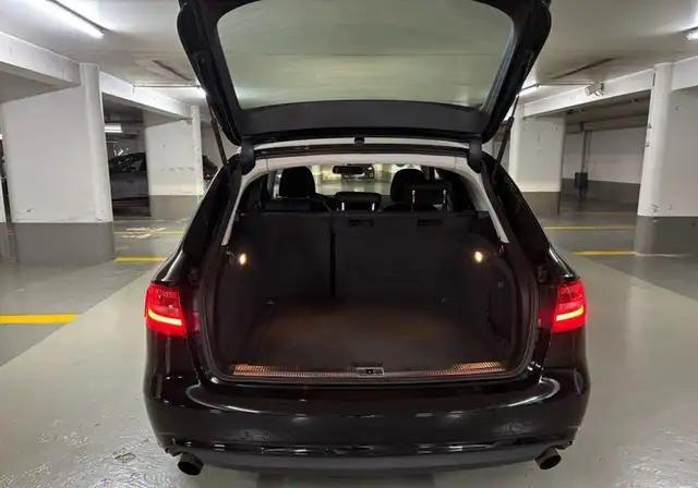 Audi A4 Avant view 9