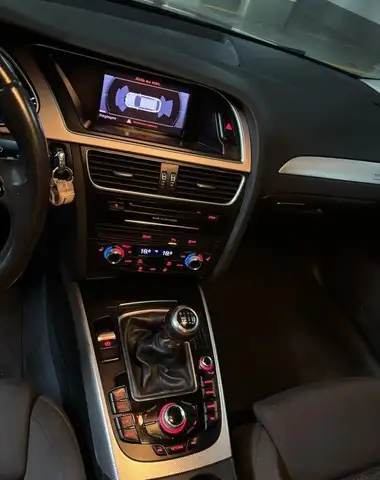 Audi A4 Avant view 5