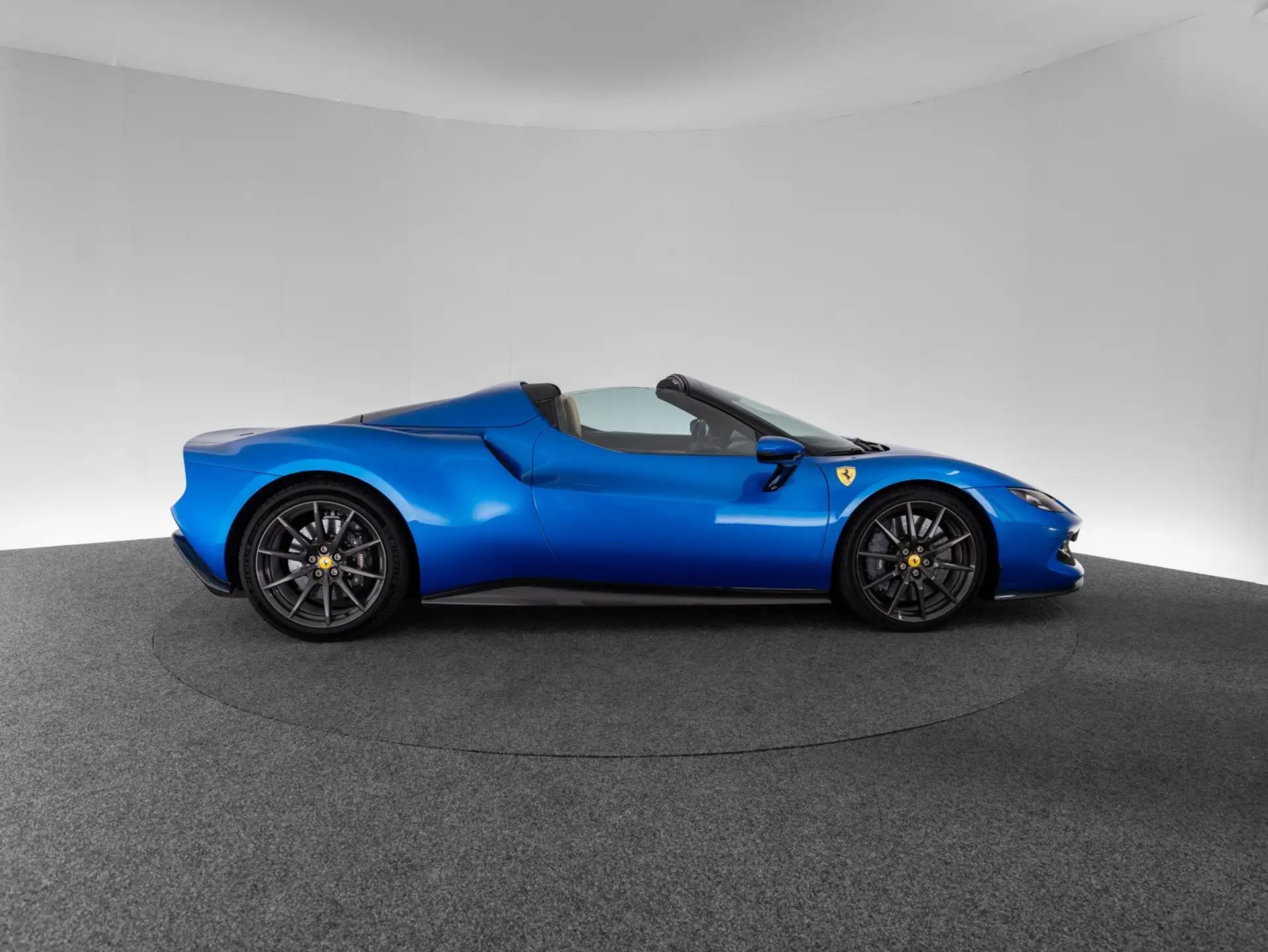 페라리 296 GTS 2024 파랑 사진 4
